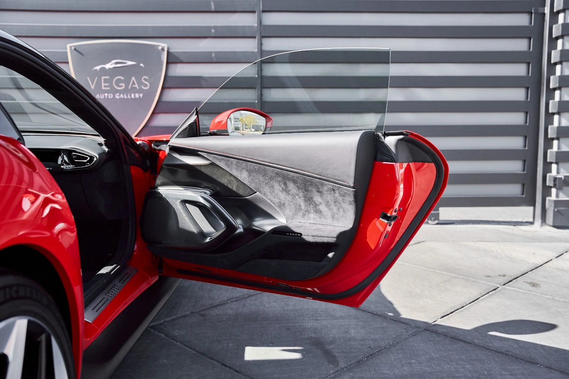 mph035_4218054181_Used_2025_Ferrari_12_Cilindri_1769824807_e527341bdd