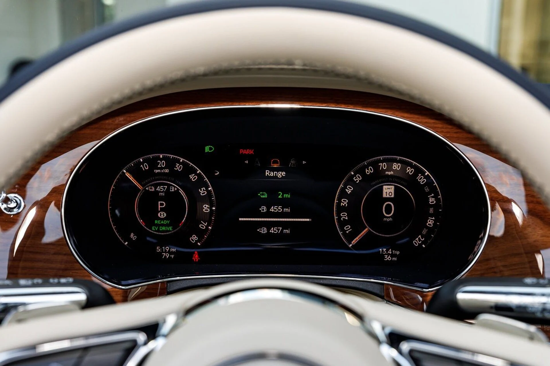 mph035_422383918_54336f59c3a07caf7db747e8f82aebb0x_f744f2a839