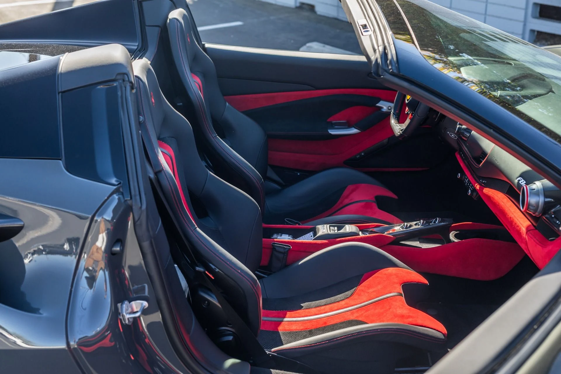 mph035_4228618029_Used_2023_Ferrari_F8_Spider_1736988451_0c039641f1