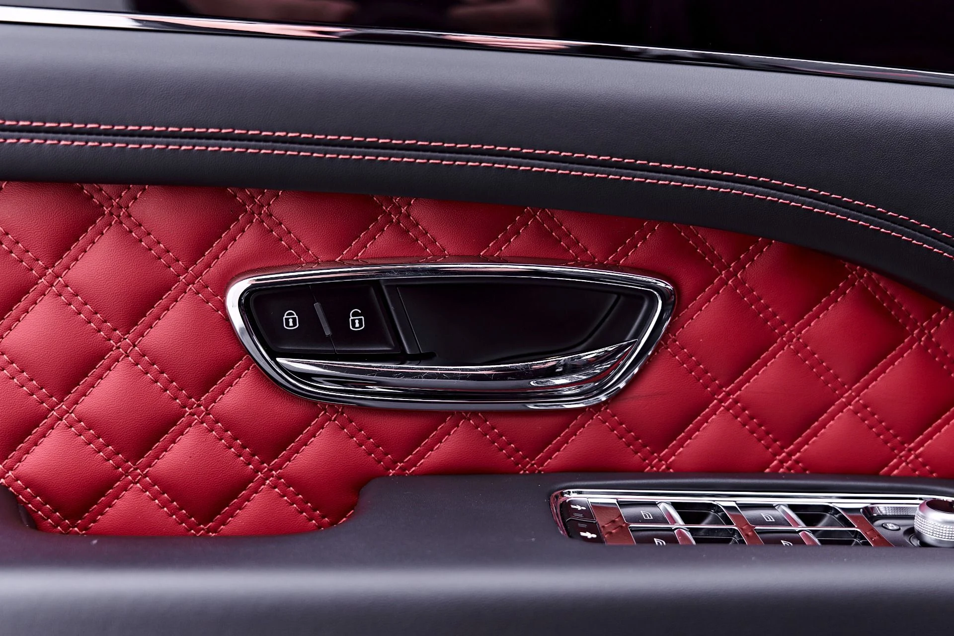 mph035_423708933_Used_2023_Bentley_Bentayga_S_1782967337_550beca260