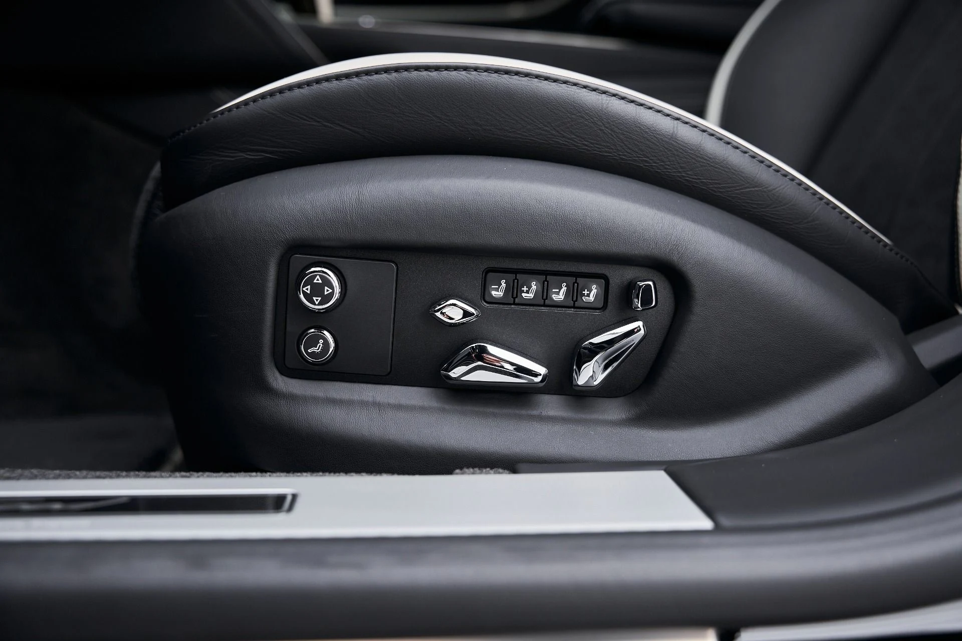 mph035_4242664811_Used_2025_Bentley_Flying_Spur_Speed_1769137076_8ef6881fbf