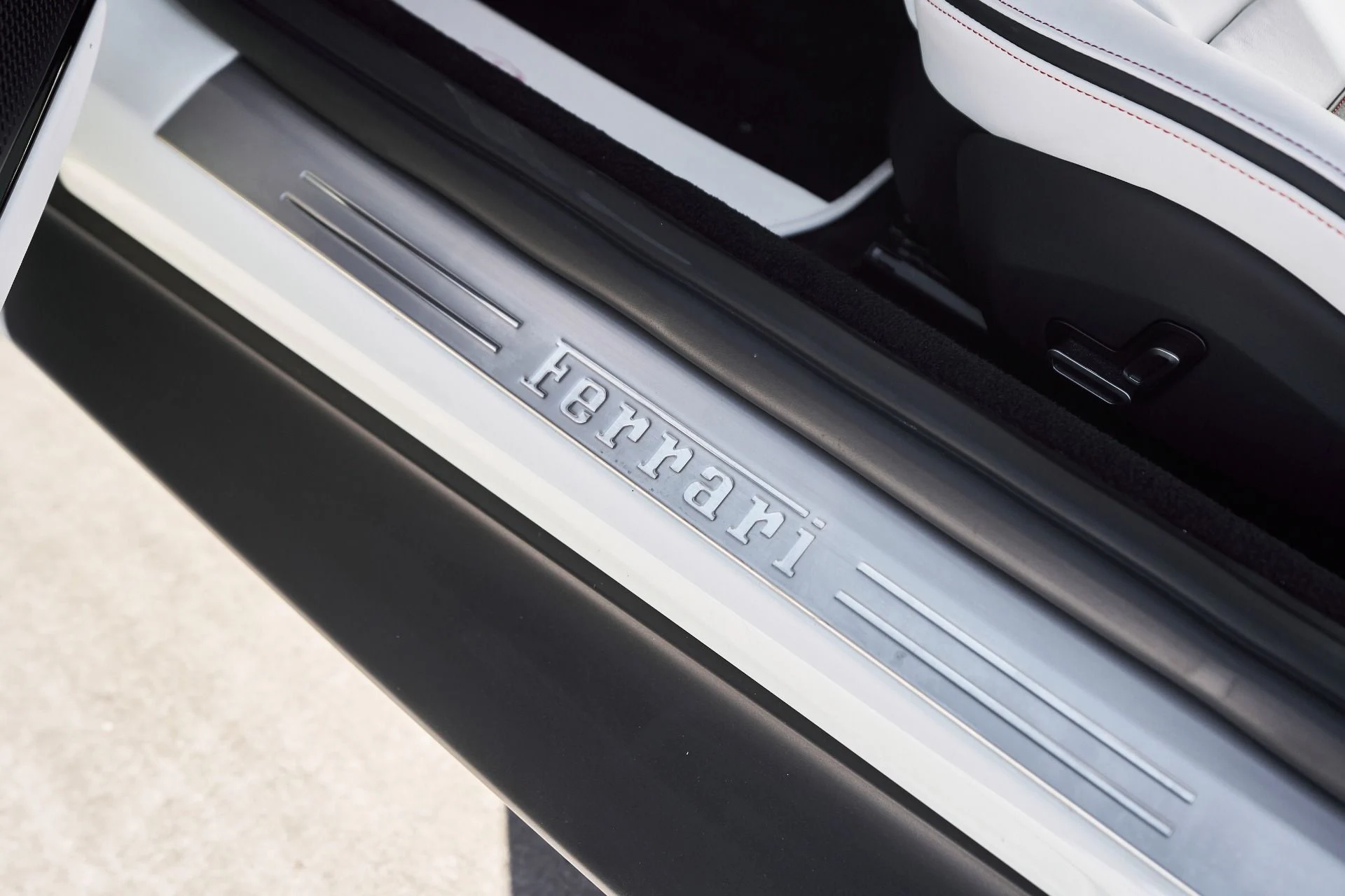 mph035_4256404891_Used_2022_Ferrari_Roma_Base_1764637234_d884c3e741