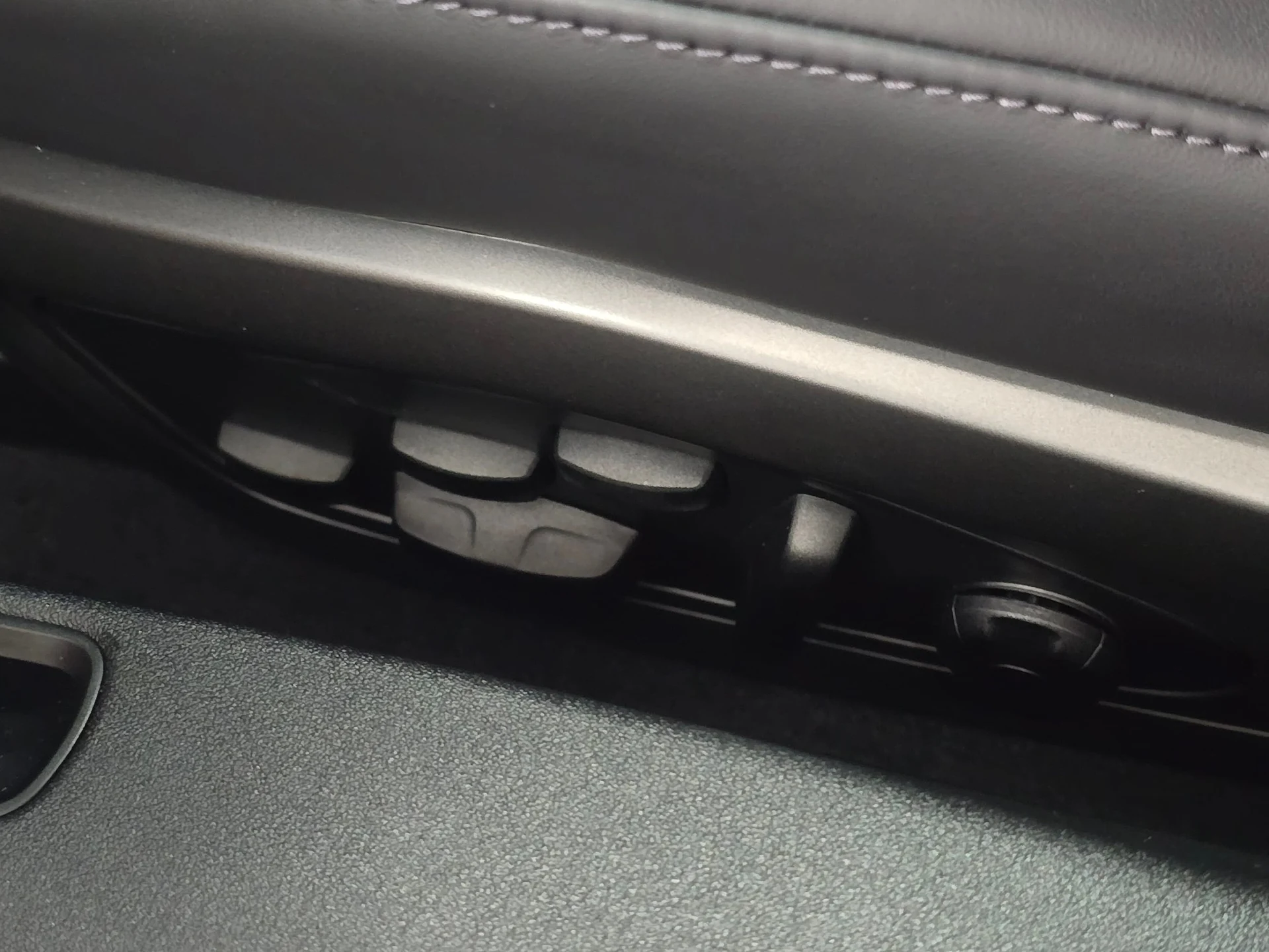 mph035_4271922472_0d2781c601a38b310cdd82db7252c7b7x_52594bed21