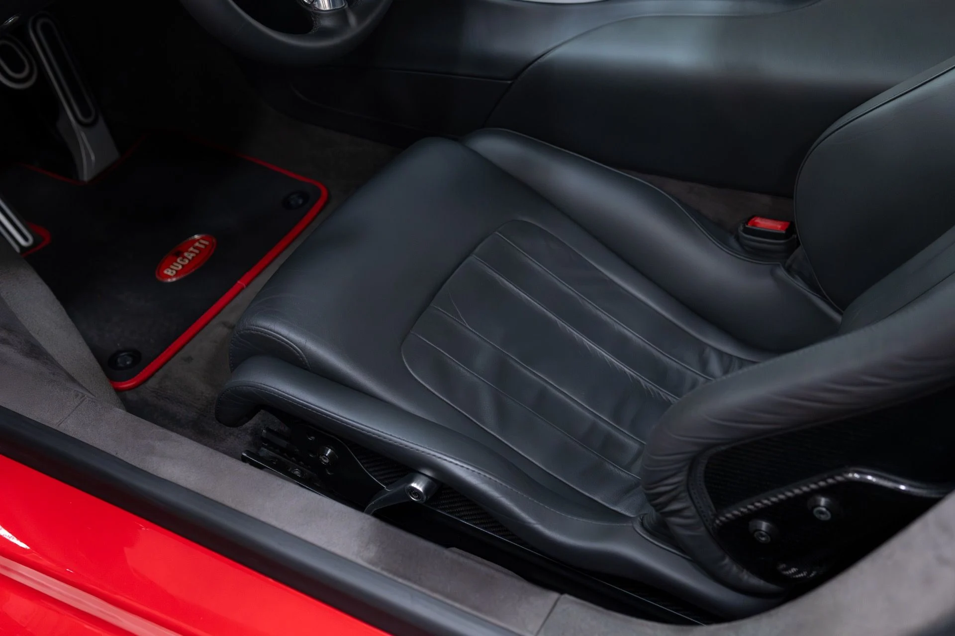 mph035_4281205770_Used_2008_Bugatti_Veyron_164_1769463944_6a7ff745ce