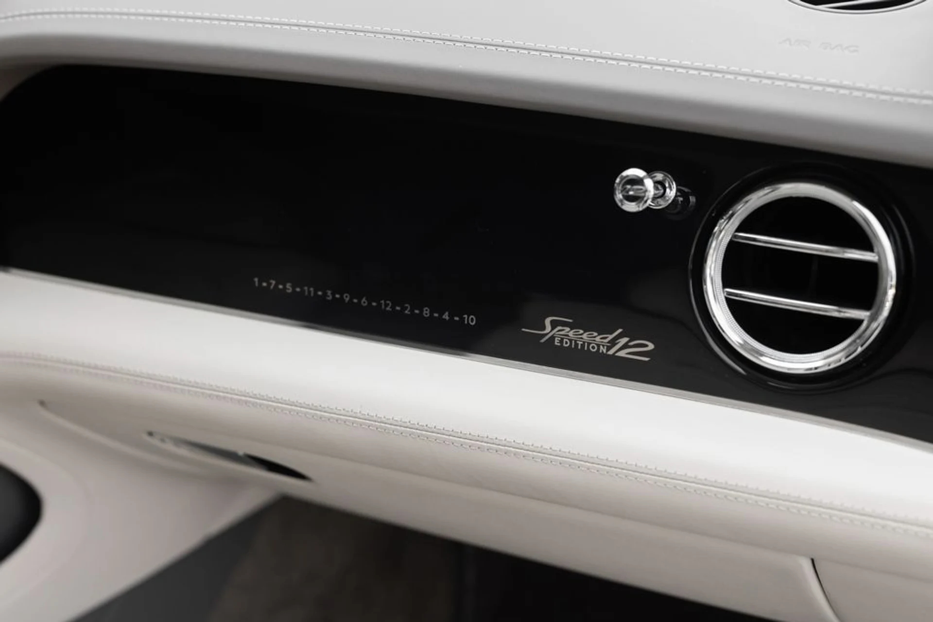 mph035_4290481669_c180eb77dab83af5f3ff60b17f21c51cx_7ee9c3f647