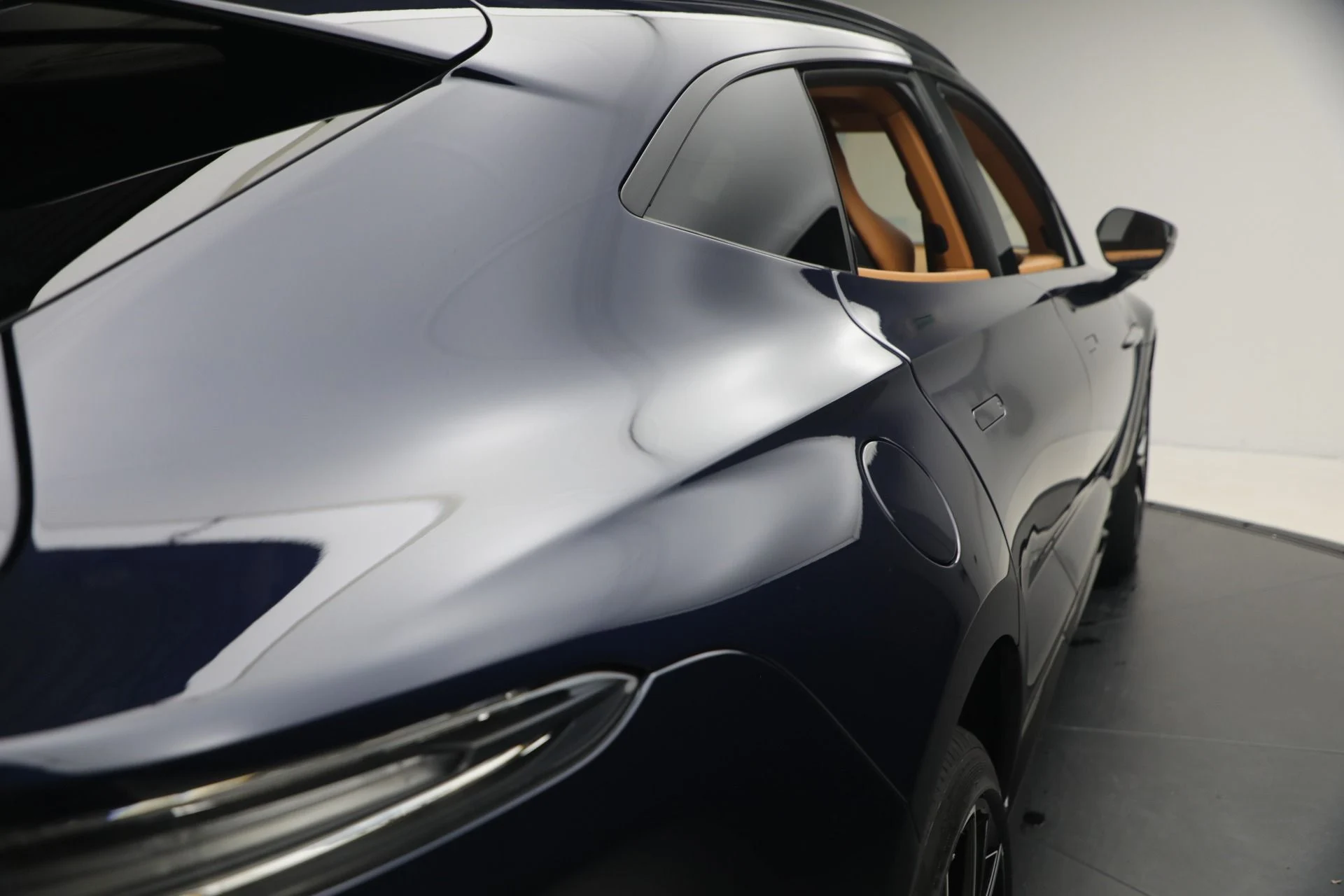 mph035_440830802_New_2026_Aston_Martin_DBX_707_1766528371_dbd5f598ae