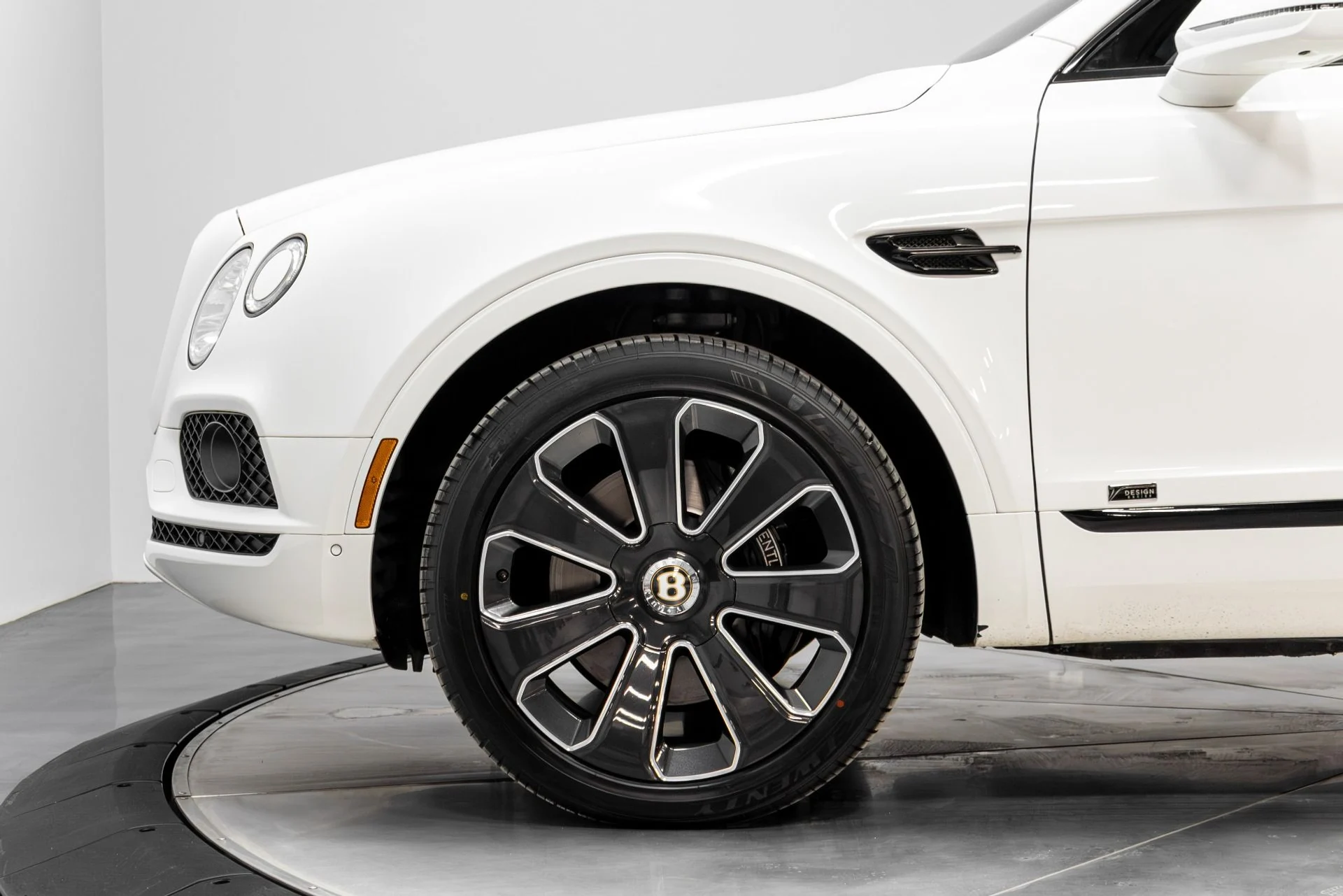 mph035_451050991_Used_2020_Bentley_Bentayga_V8_1770245140_3eccc8199d