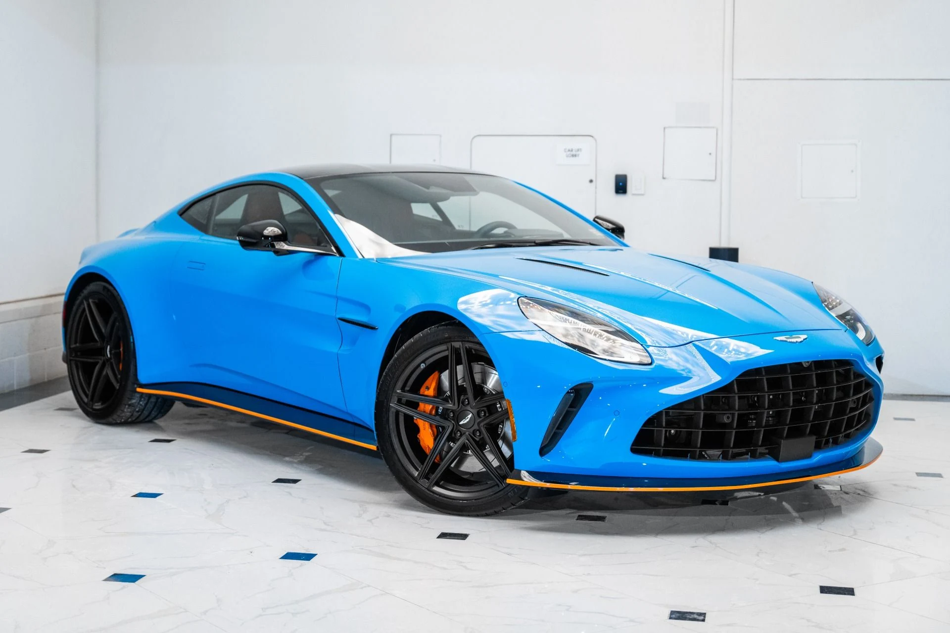 mph035_456314999_New_2025_Aston_Martin_Vantage_Coupe_1737041109_aafecd55b5