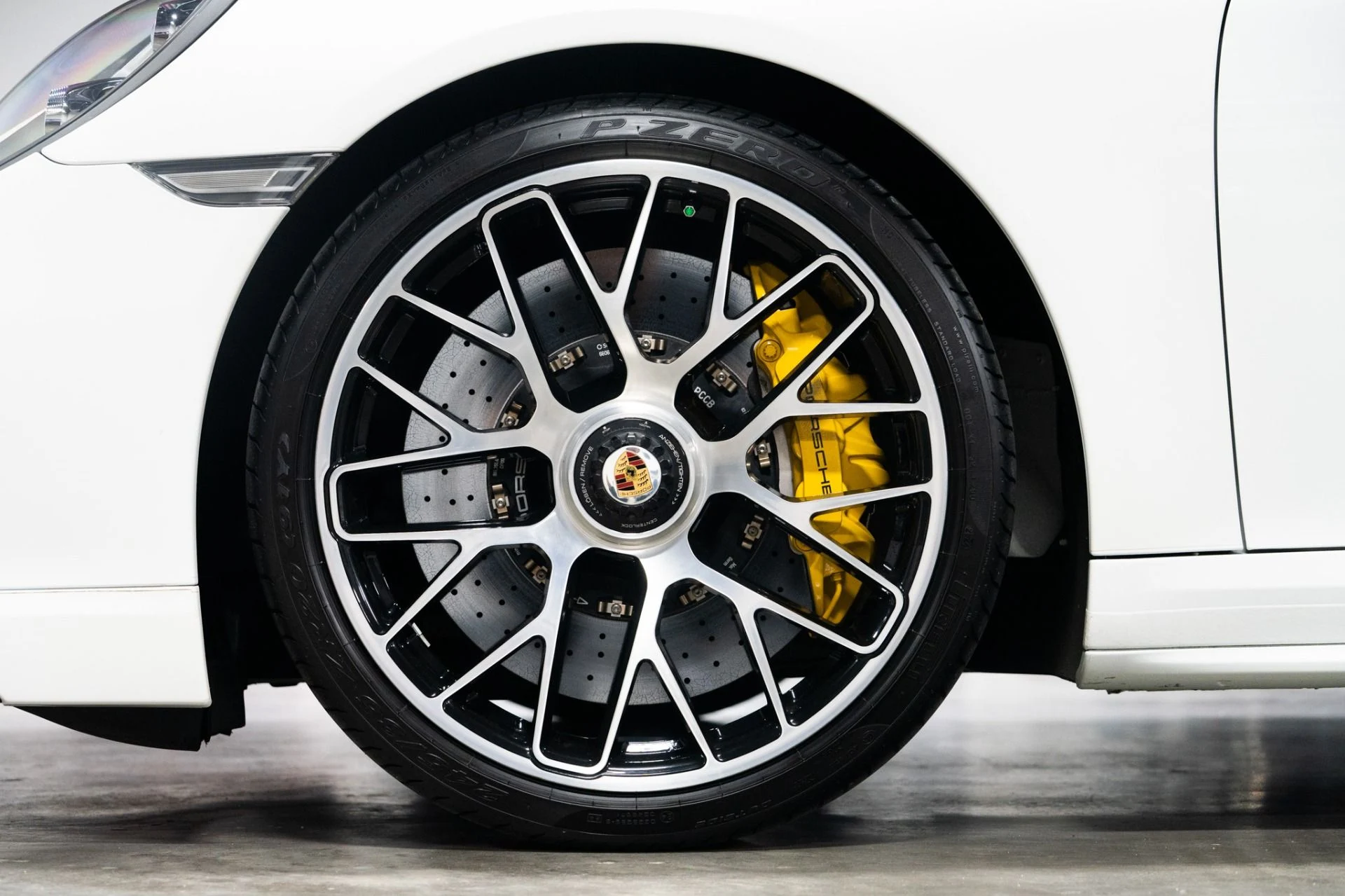 mph035_466912050_Used_2016_Porsche_911_Turbo_S_1757446790_85de6bcefd