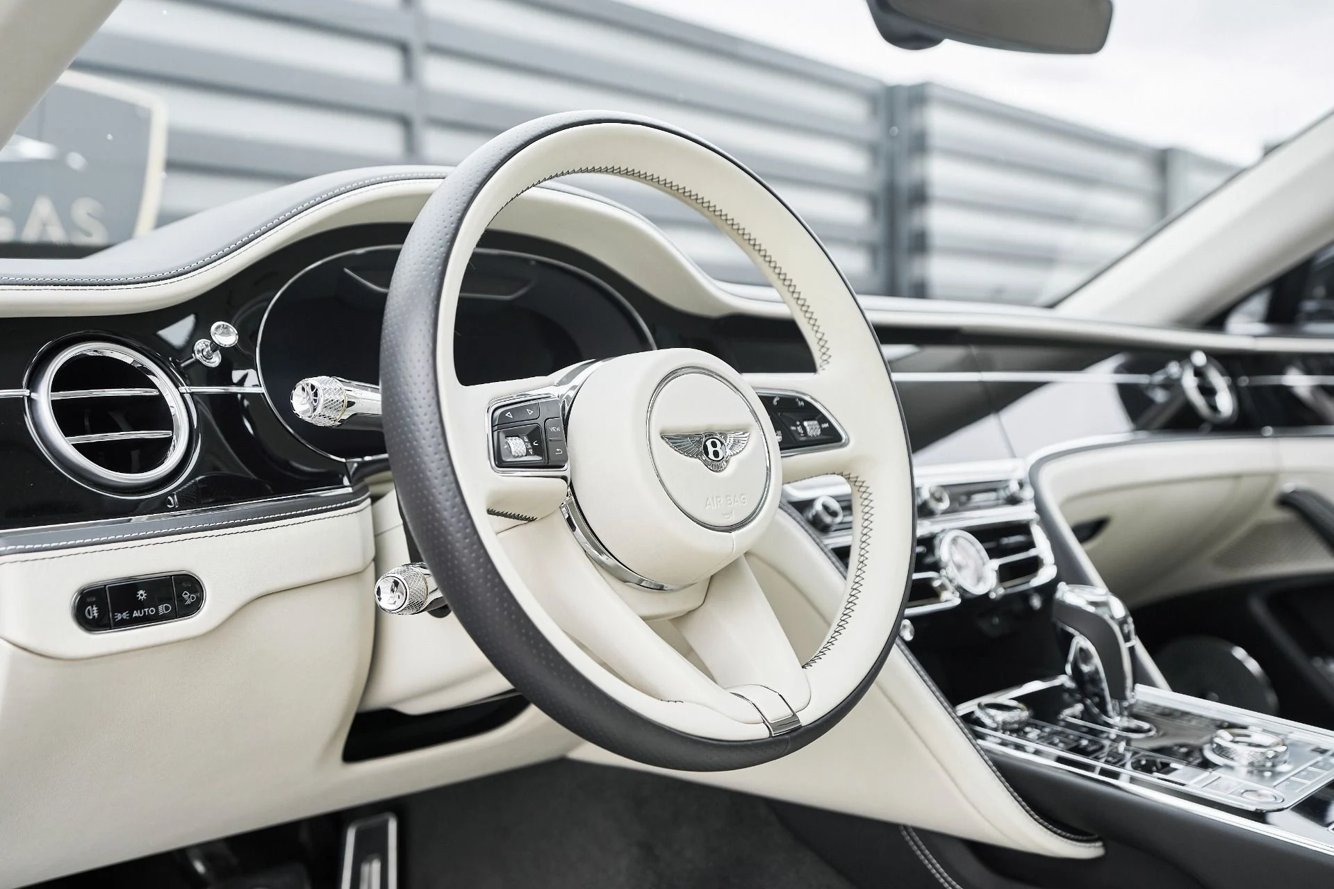 mph035_477387378_Used_2022_Bentley_Flying_Spur_V8_1763502815_f4fb105ca1