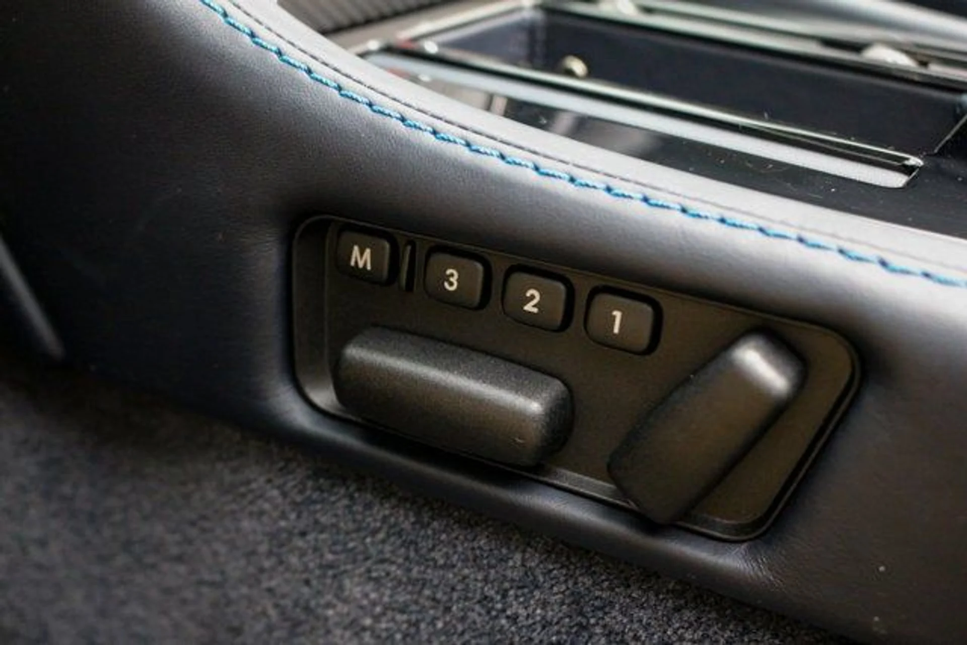 mph035_489665482_36_527fc0c169