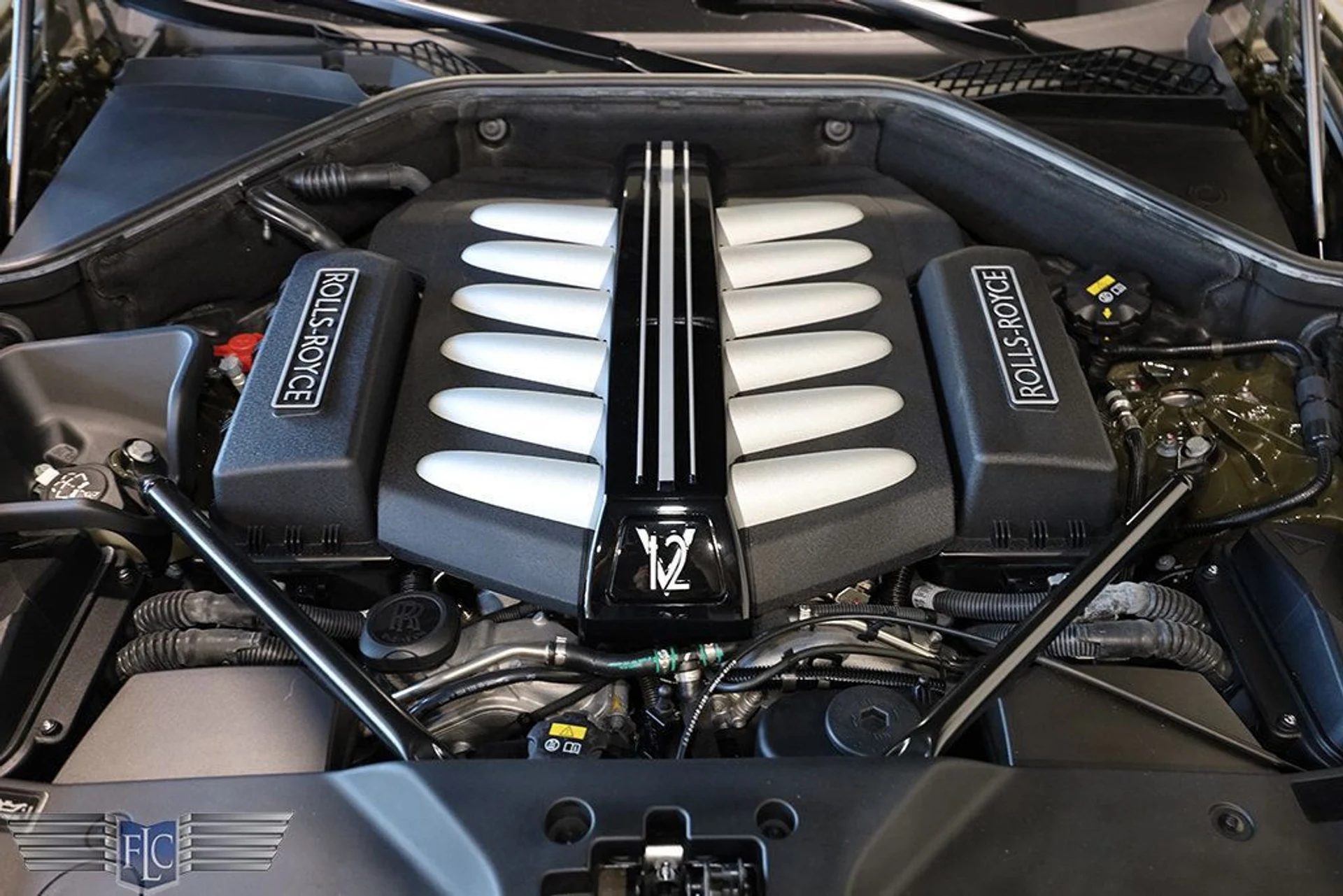 mph035_49079577_used_2021_rolls_royce_dawn_convertible_9689_23009297_36_1024_4eedba35d2