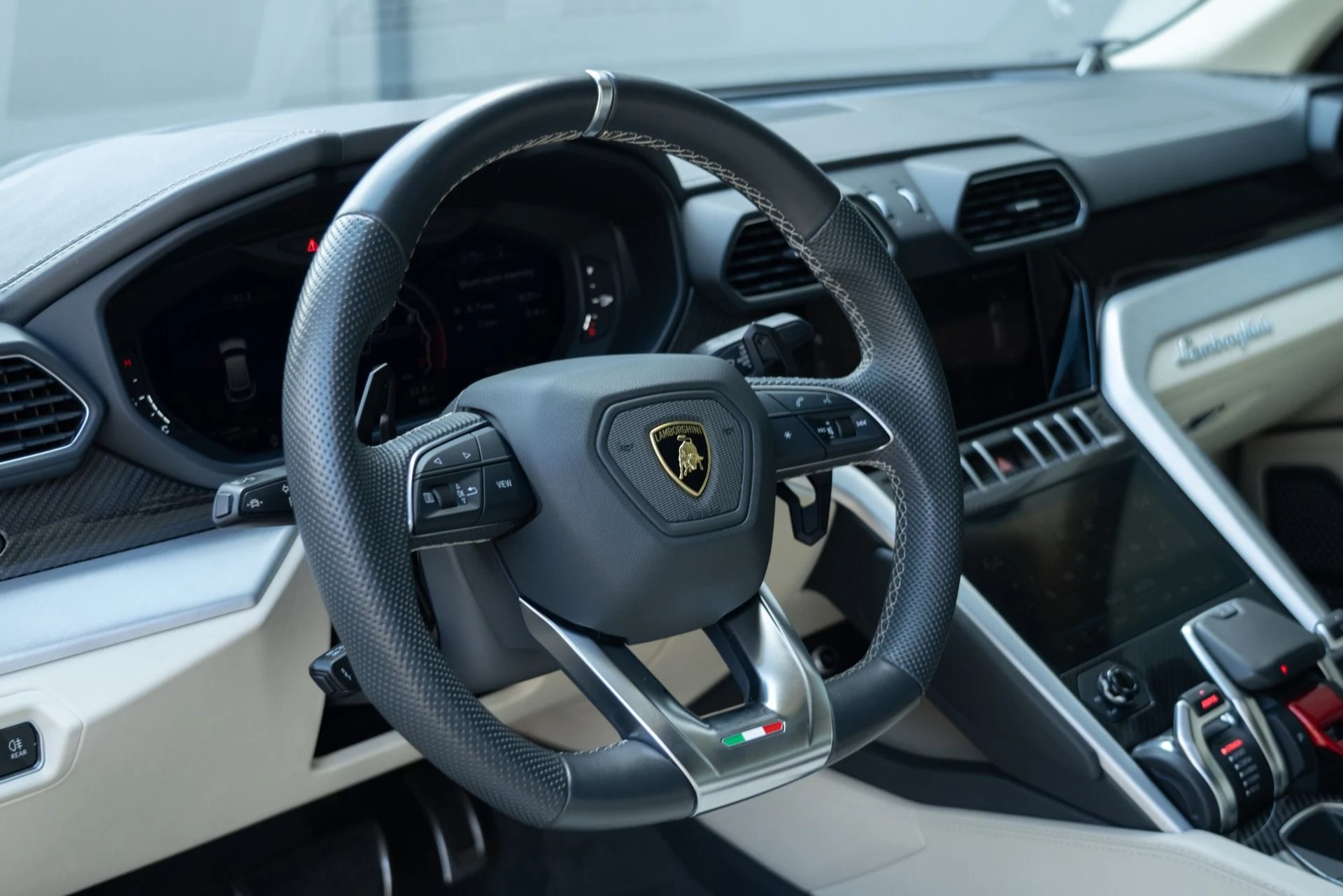 mph035_498349658_Used_2021_Lamborghini_Urus_1756334330_77f8393fb2