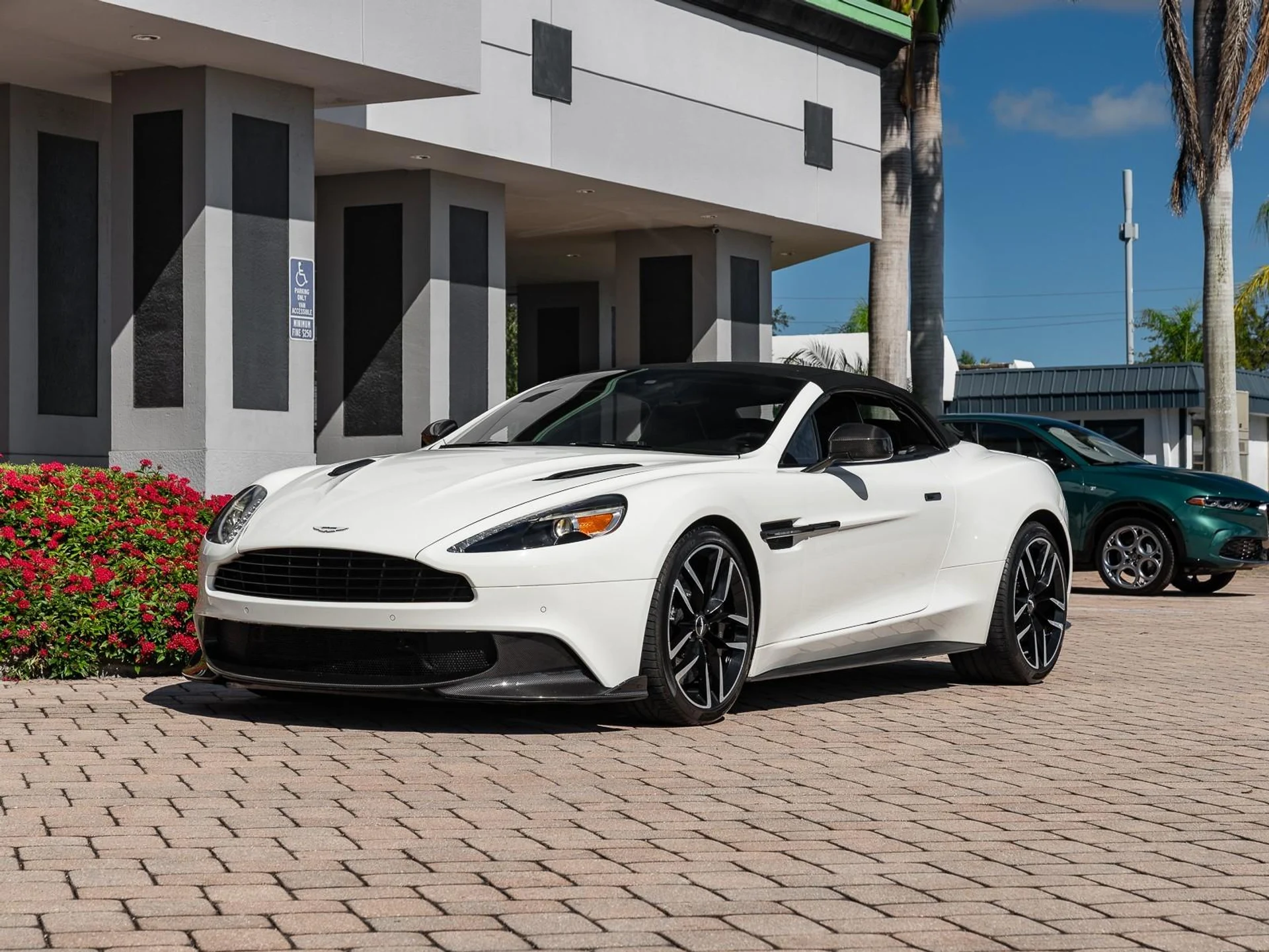 mph035_513137578_Used_2018_Aston_Martin_Vanquish_S_1759353691_cf2240d814