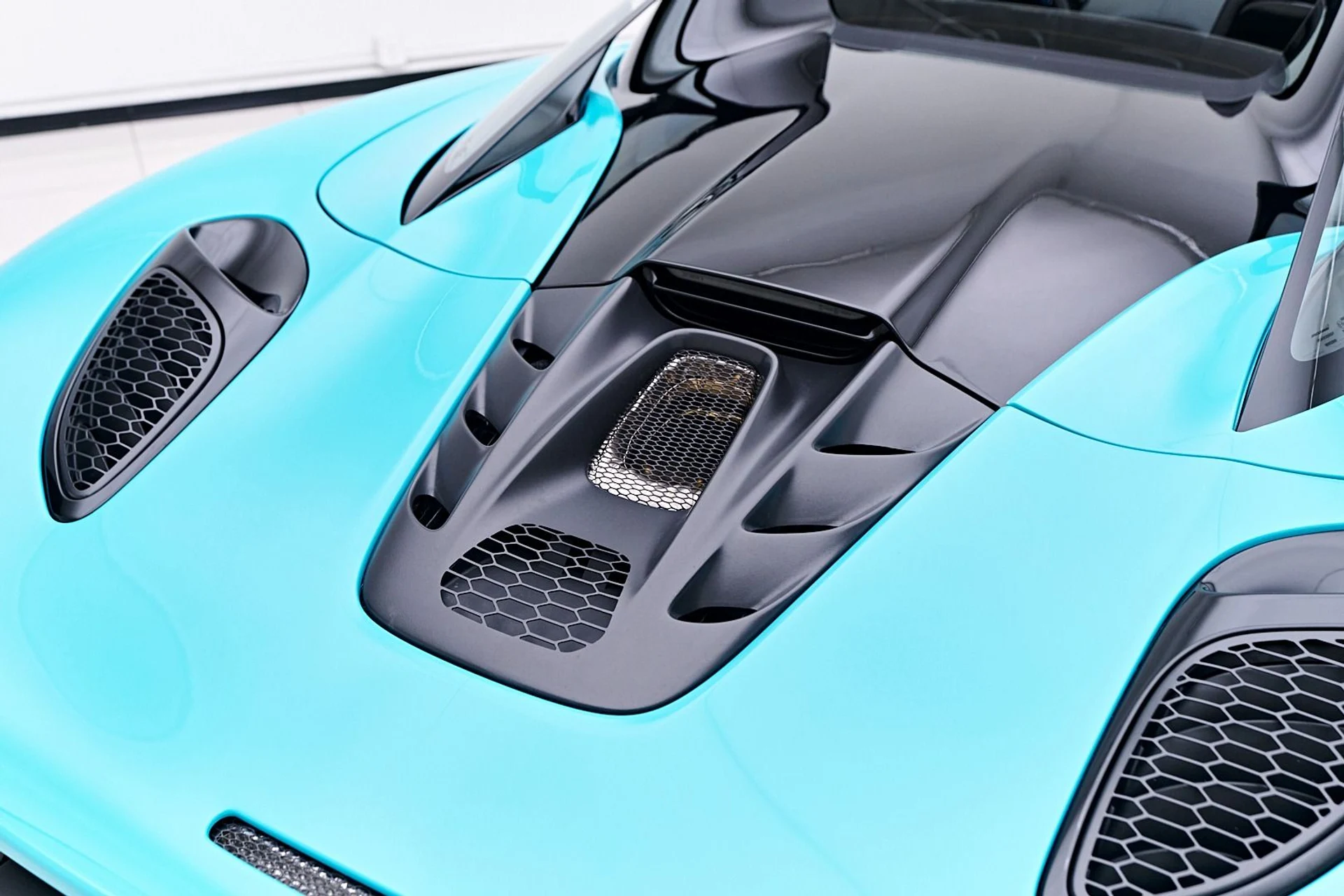 mph035_540015116_Used_2025_Mc_Laren_Artura_Tech_Lux_1745952984_47a41d0b34