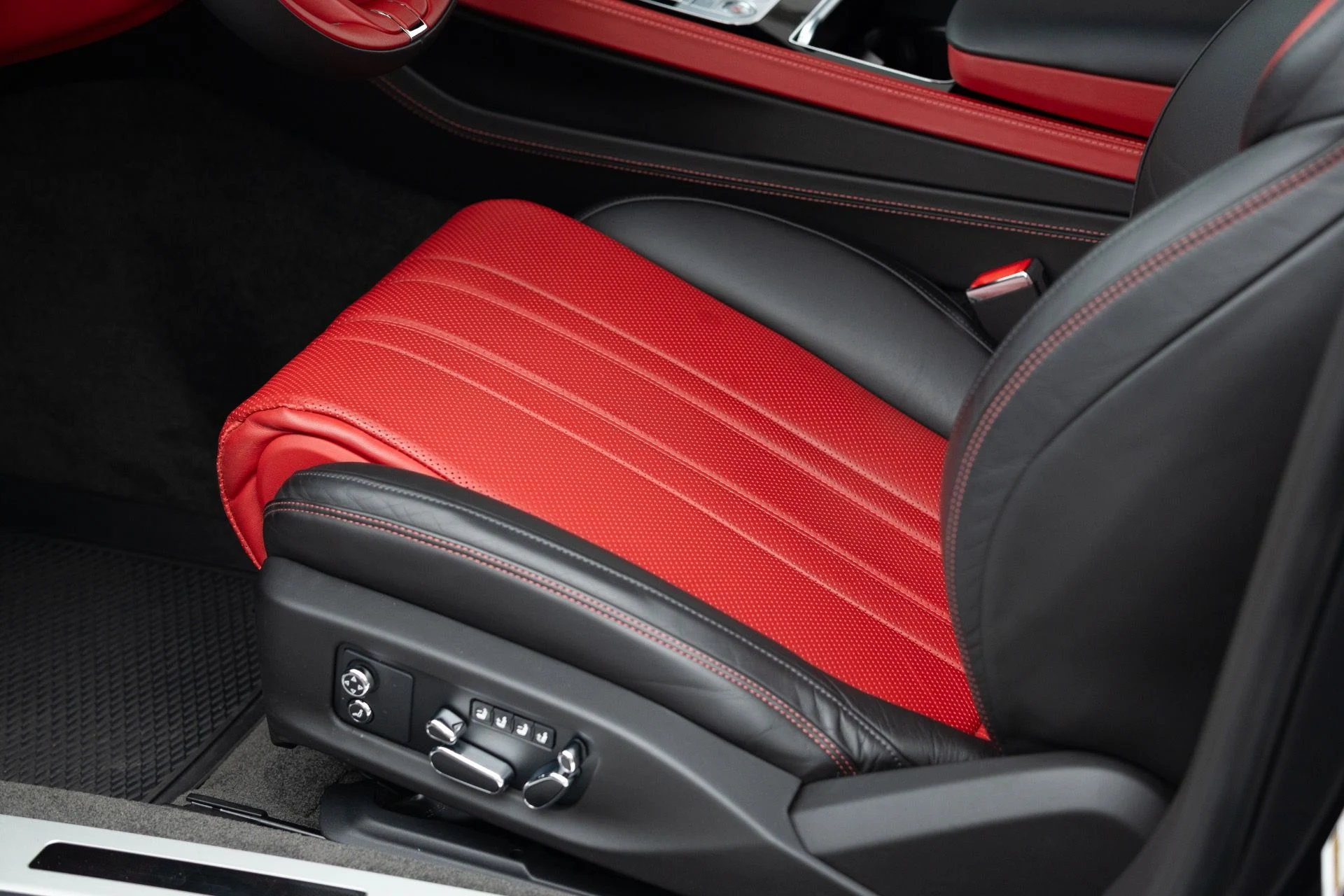 mph035_555691012_Used_2022_Bentley_Continental_GT_V8_1769101024_0b66b4e7b2