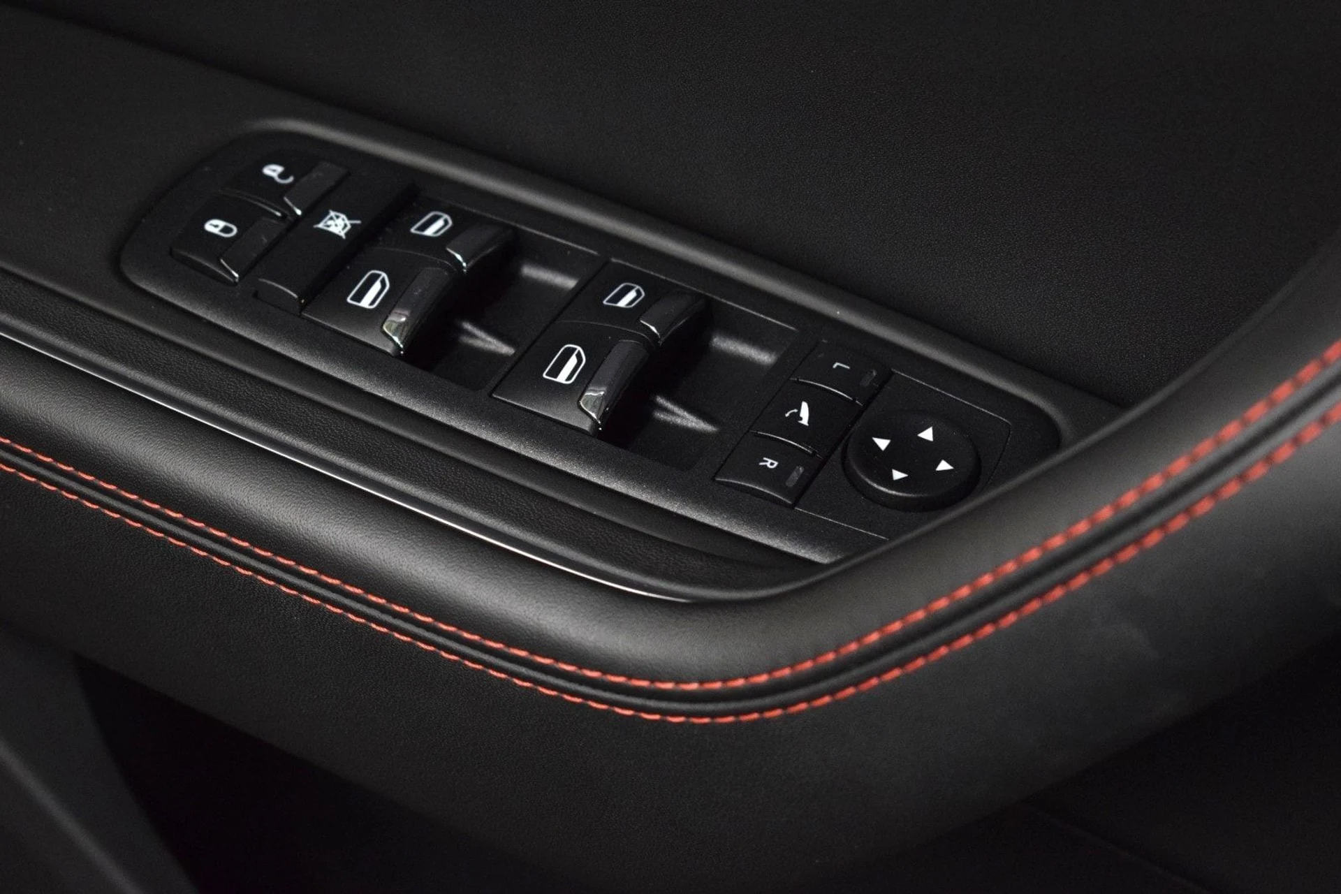 mph035_563595431_edb7c6df9b2765d8057d3ee9a27d36f0x_e983dcf2bc