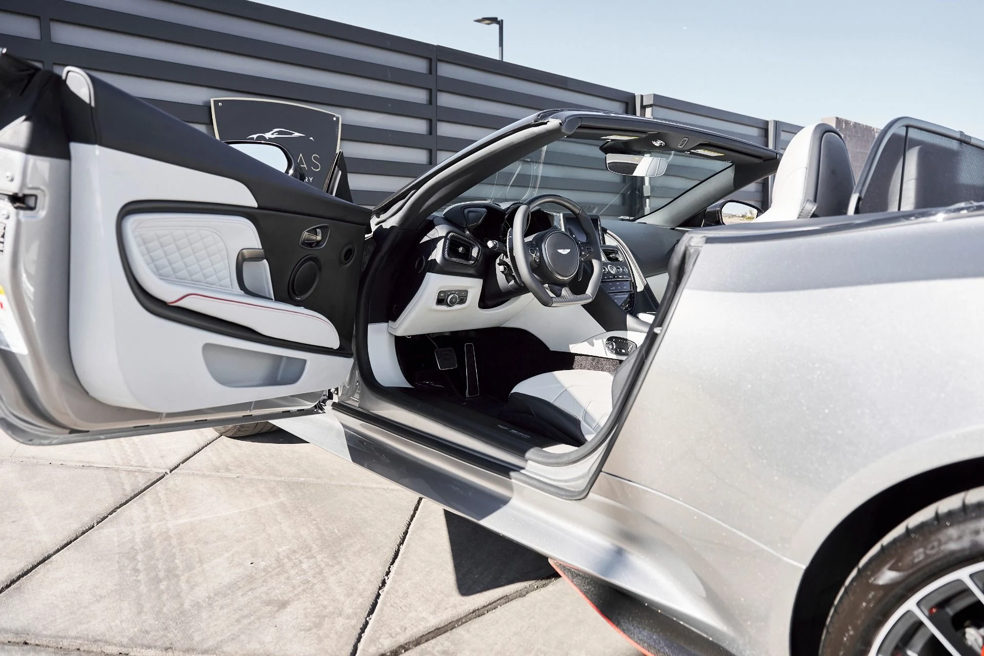 mph035_564867915_Used_2023_Aston_Martin_DBS_Volante_1768876967_11f62d88e3