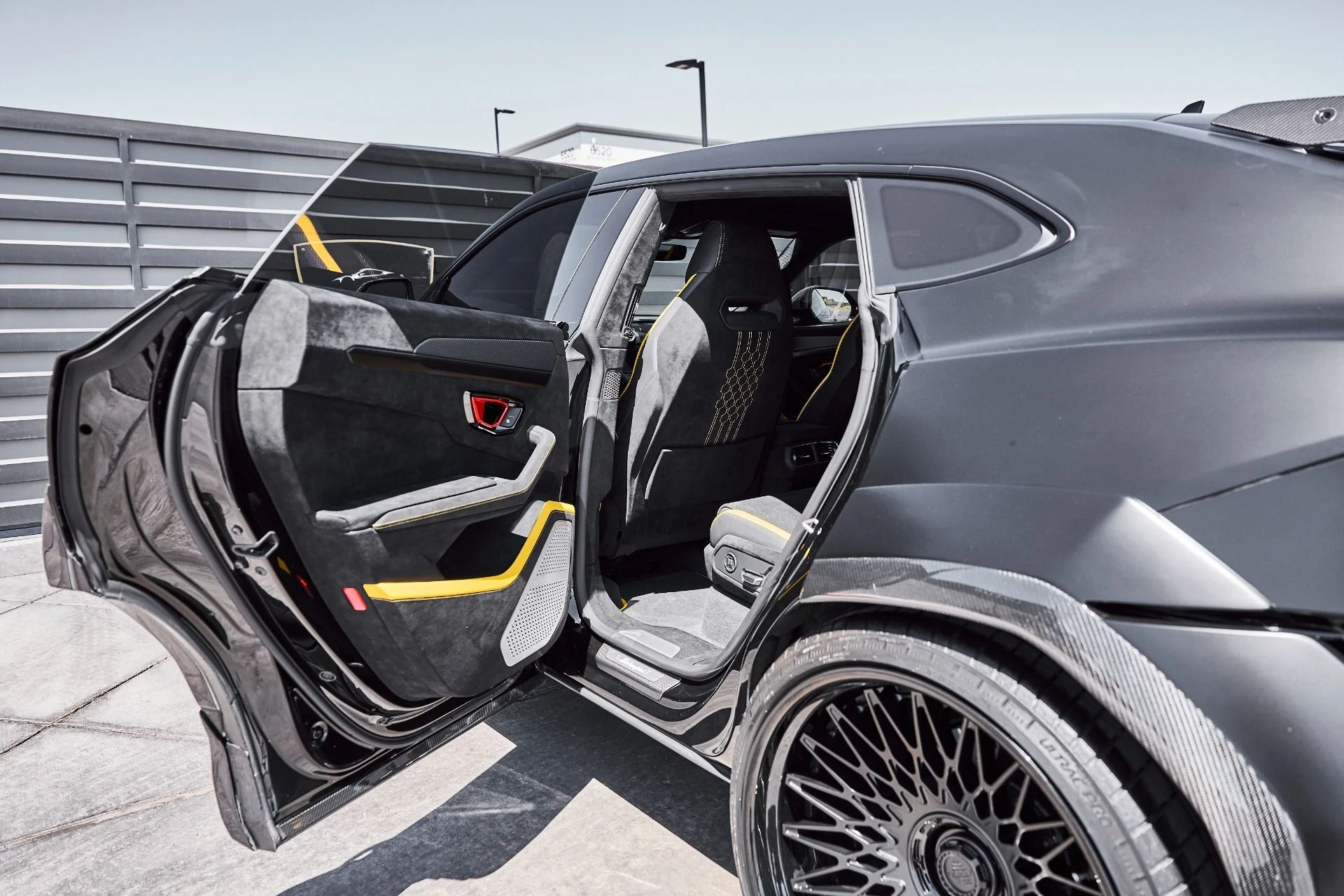 mph035_583158072_Used_2024_Lamborghini_Urus_Performante_1778117004_af1e27eb96