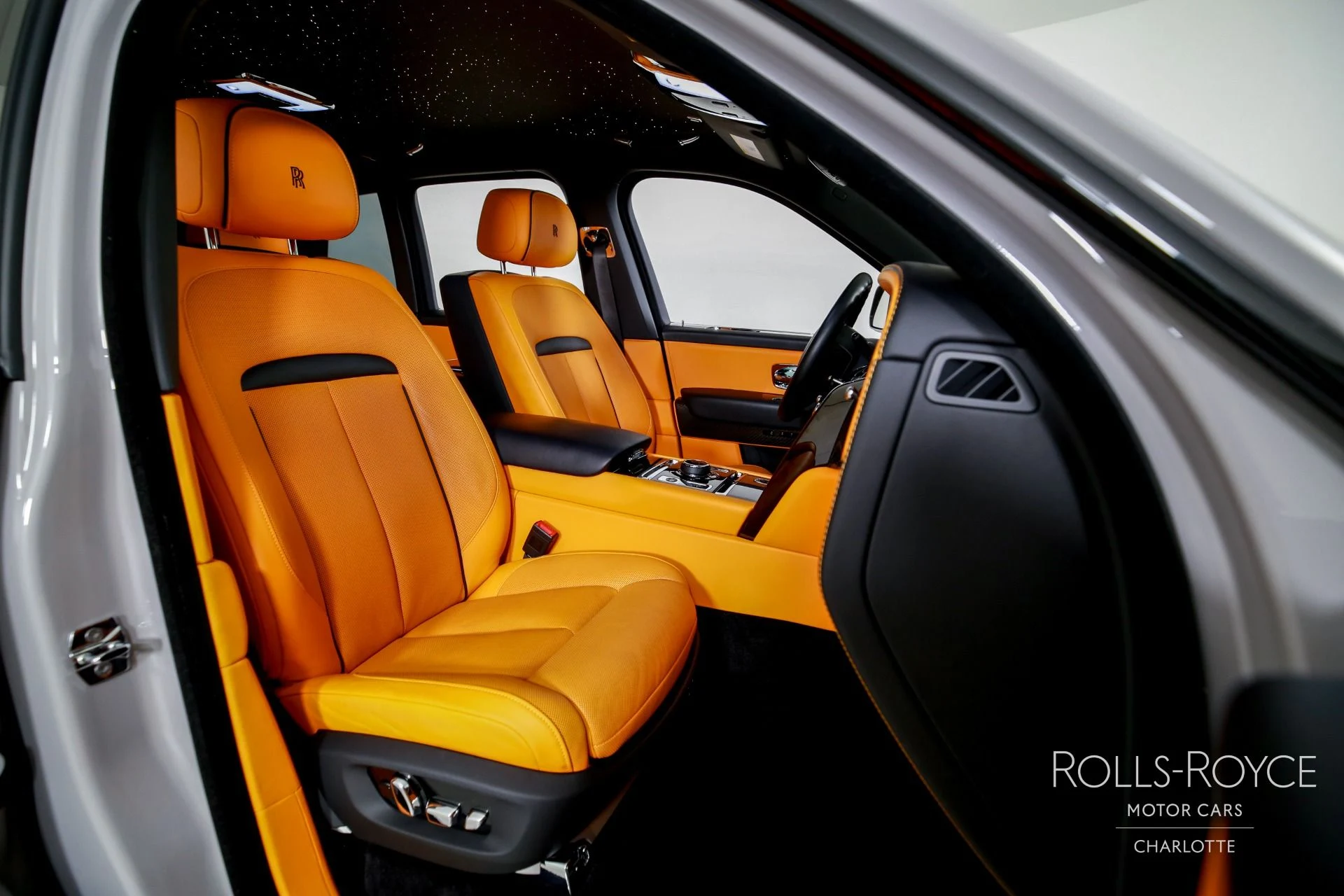 mph035_585158639_Used_2024_Rolls_Royce_Black_Badge_Cullinan_1765396280_7a012410e8