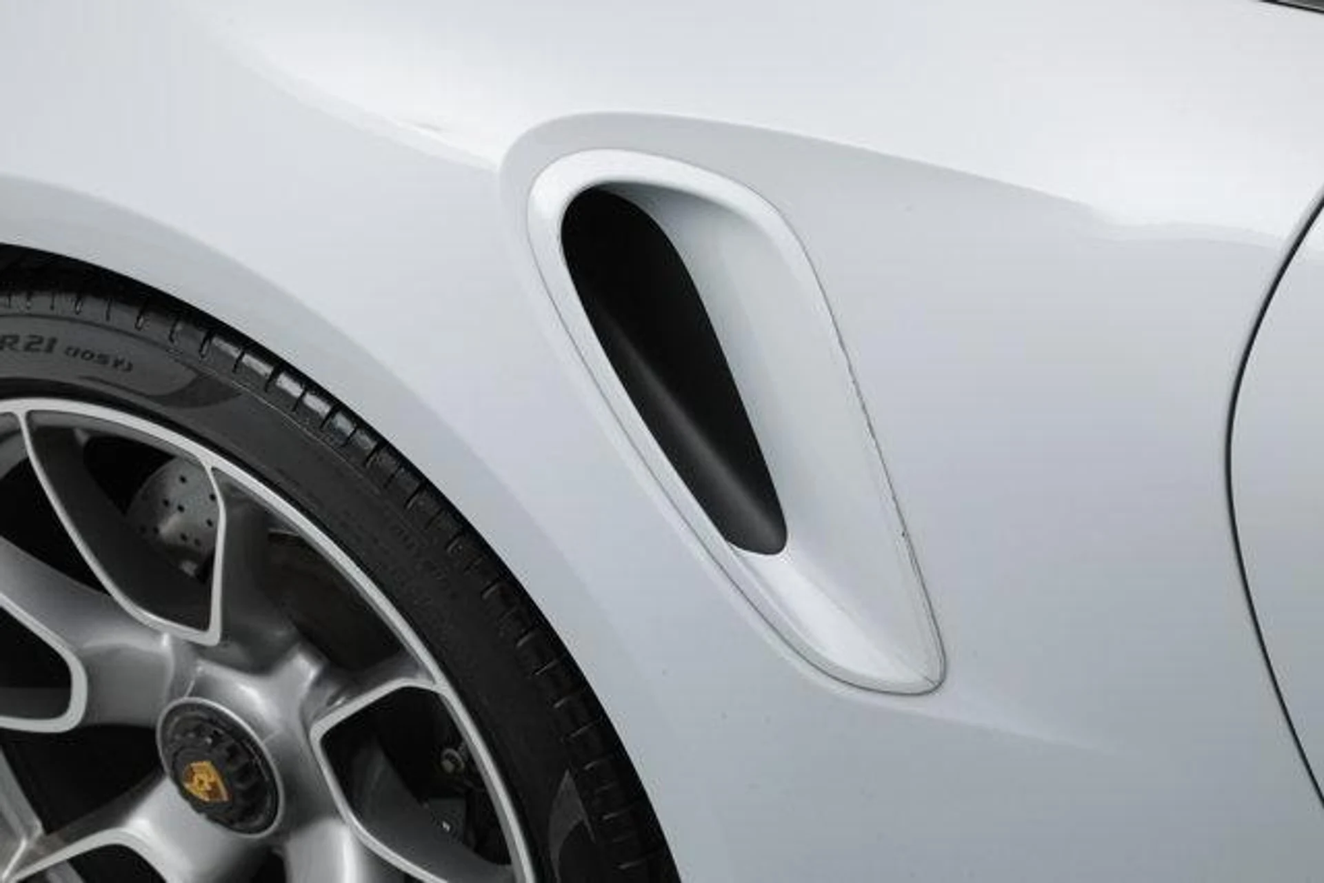 mph035_588916178_a7_Qca2ha4q077_Om_AX_Wg_Q4j_Gq_OM_0610dadb8b