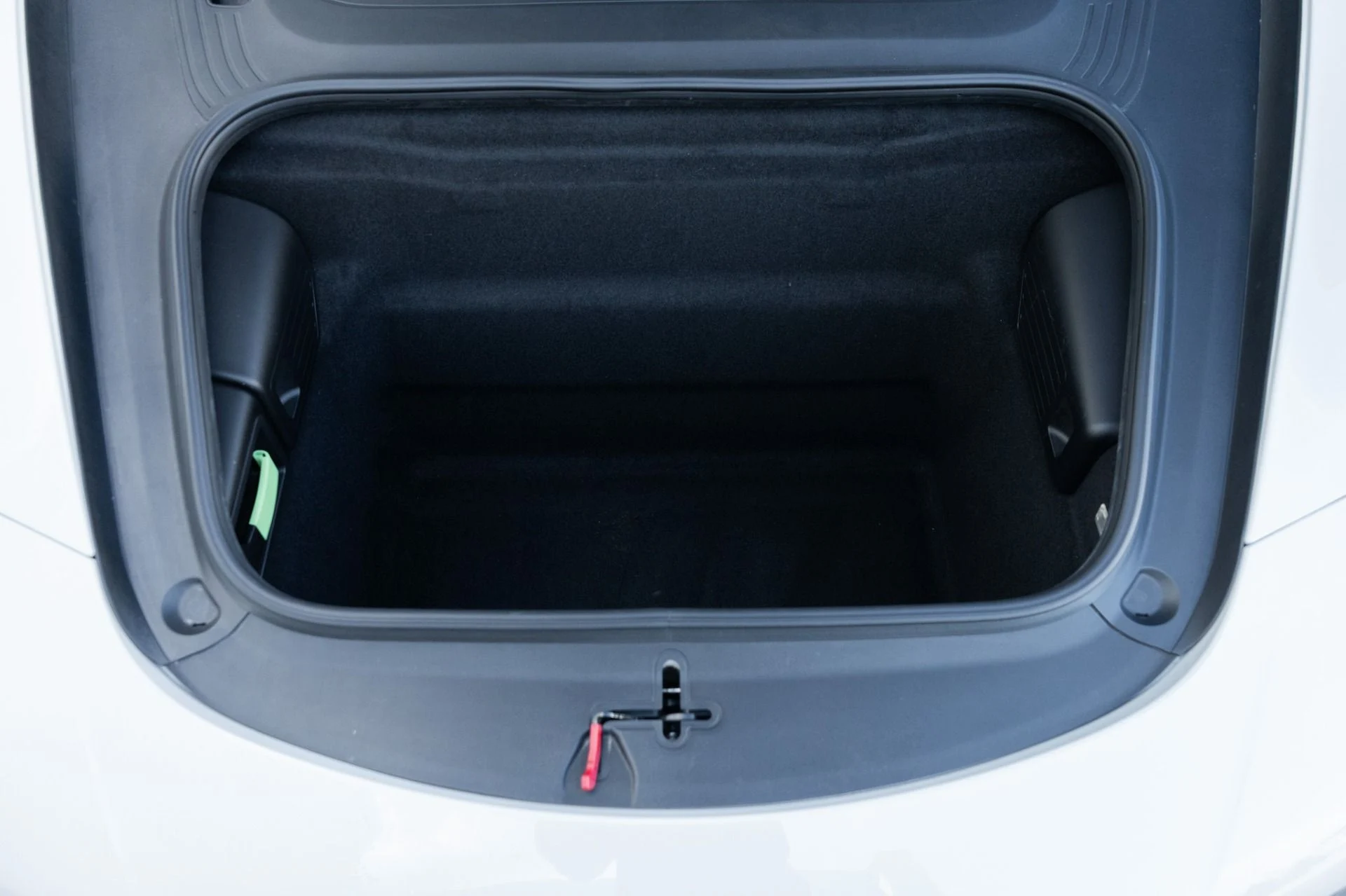 mph035_596774392_Used_2018_Porsche_911_Carrera_4_S_1775580077_19f787463a