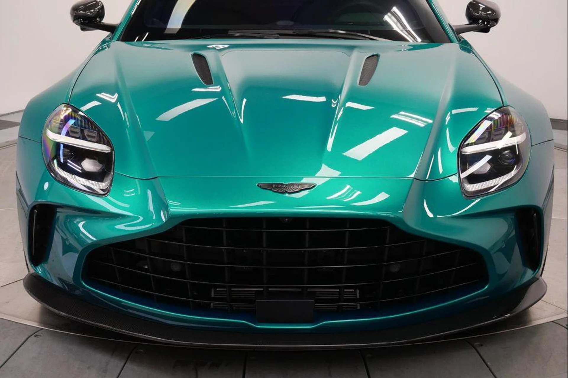 mph035_599924360_mw_Uwvg_AWUHB_Rt_Uwc_O_Ckn_V_Nza_M_4ad8e635f4