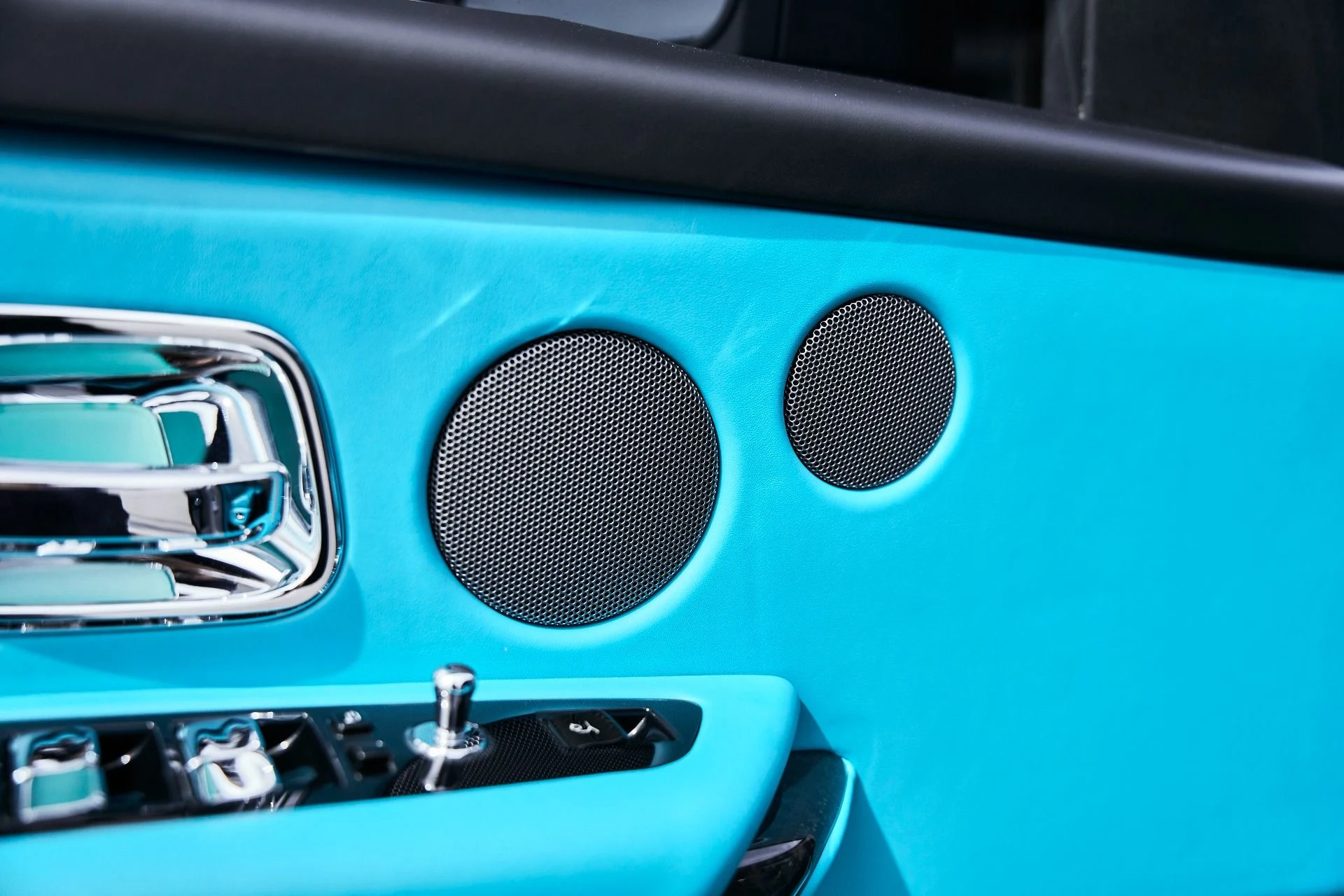 mph035_603955026_Used_2025_Rolls_Royce_Cullinan_Black_Badge_1774912496_bafa35fb32