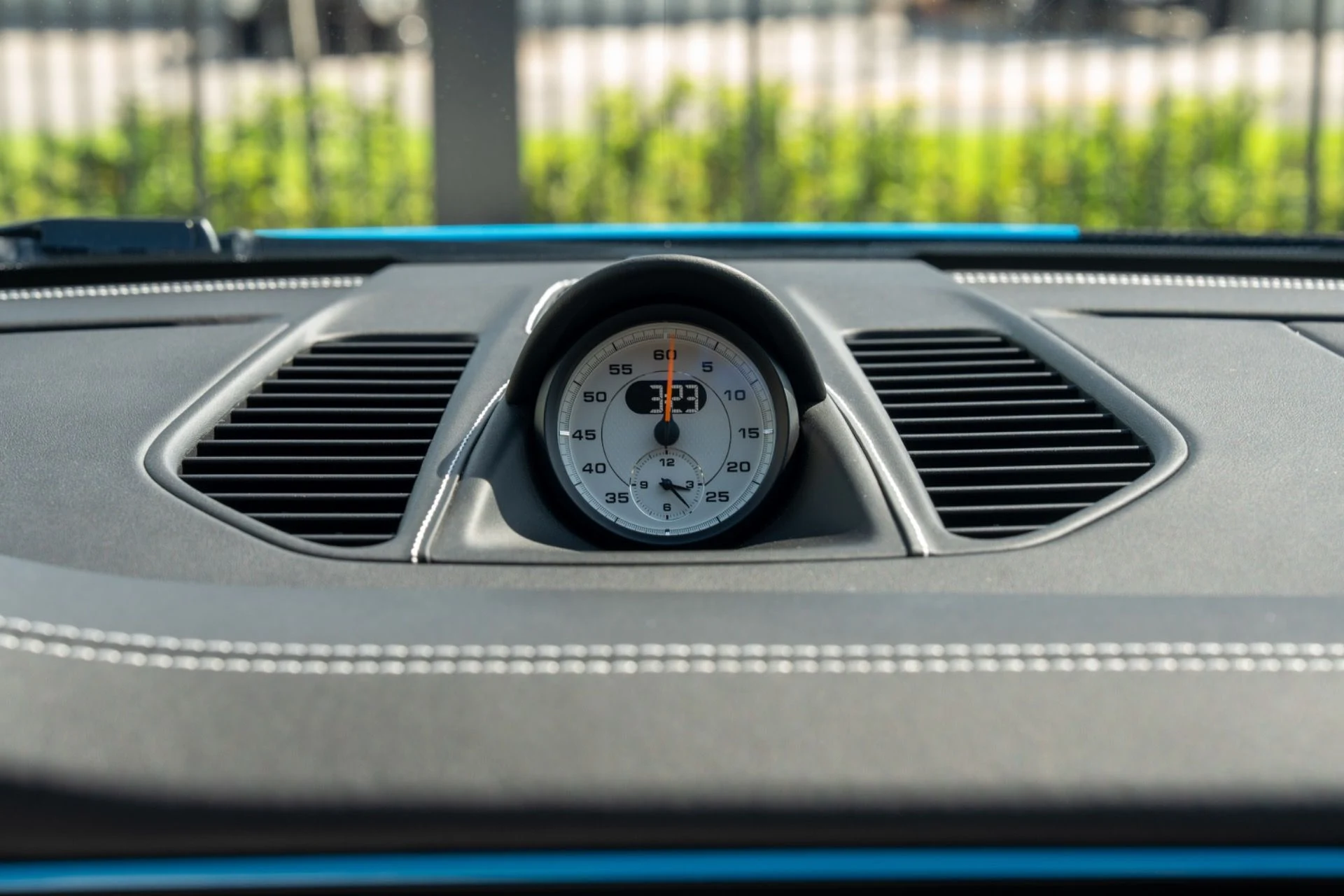 mph035_61089281_Used_2018_Porsche_911_GT_2_RS_1791309737_6f606fd9f3