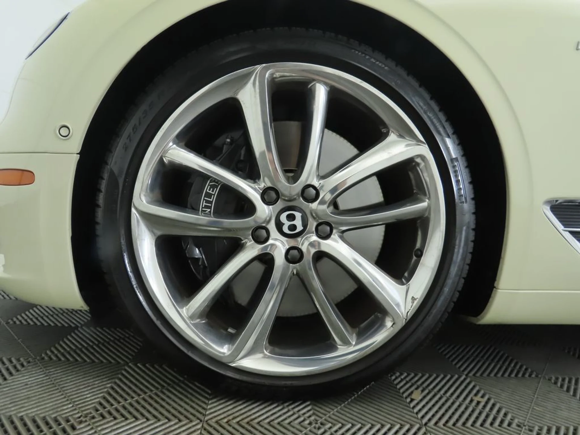 mph035_616067382_used_2022_bentley_continental_gtmullinerconvertible_8119_22887196_36_1024_2693987b35