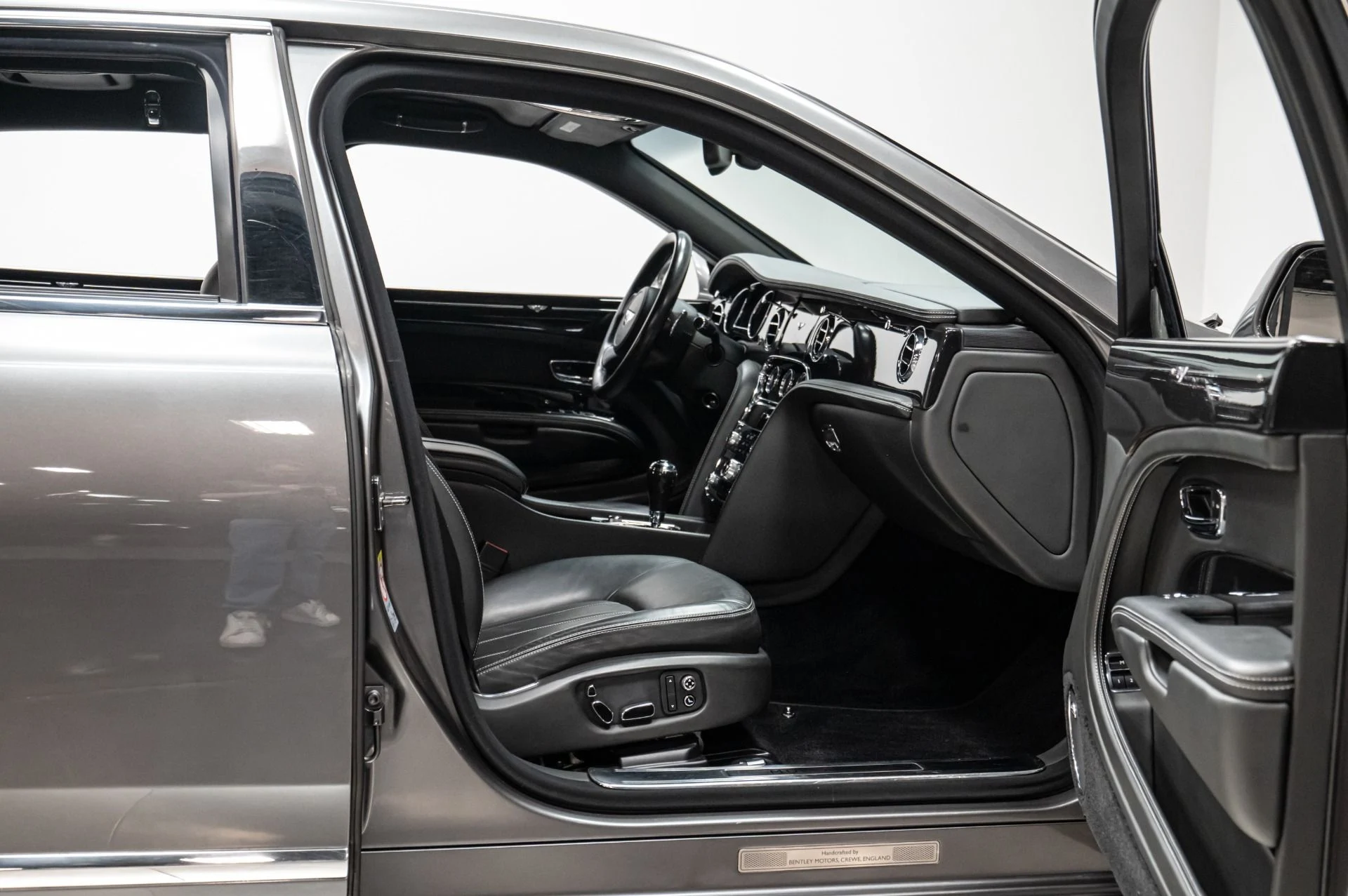 mph035_620308563_Used_2012_Bentley_Mulsanne_1752678989_5232cc903b