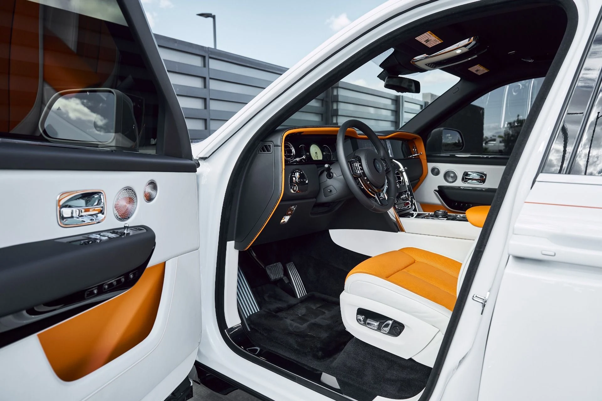 mph035_626350315_Used_2026_Rolls_Royce_Cullinan_Base_1766884764_01bec3431f