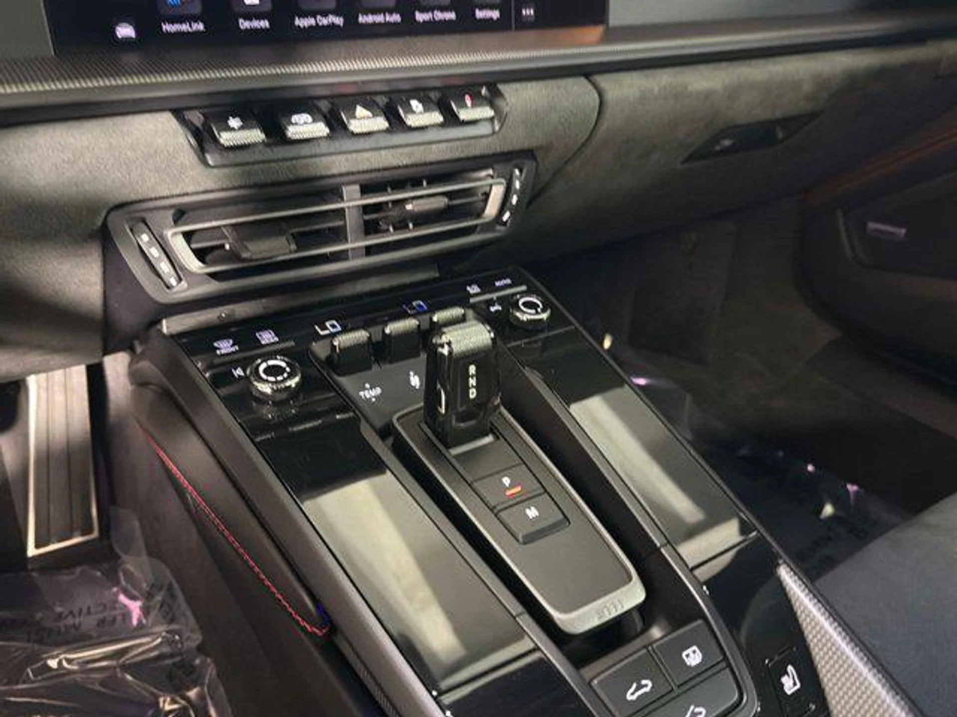 mph035_635713253_Vapc_Hu_Em_Qm_Mhk_Ymm_np0_u1_Ph4_E_6779555556