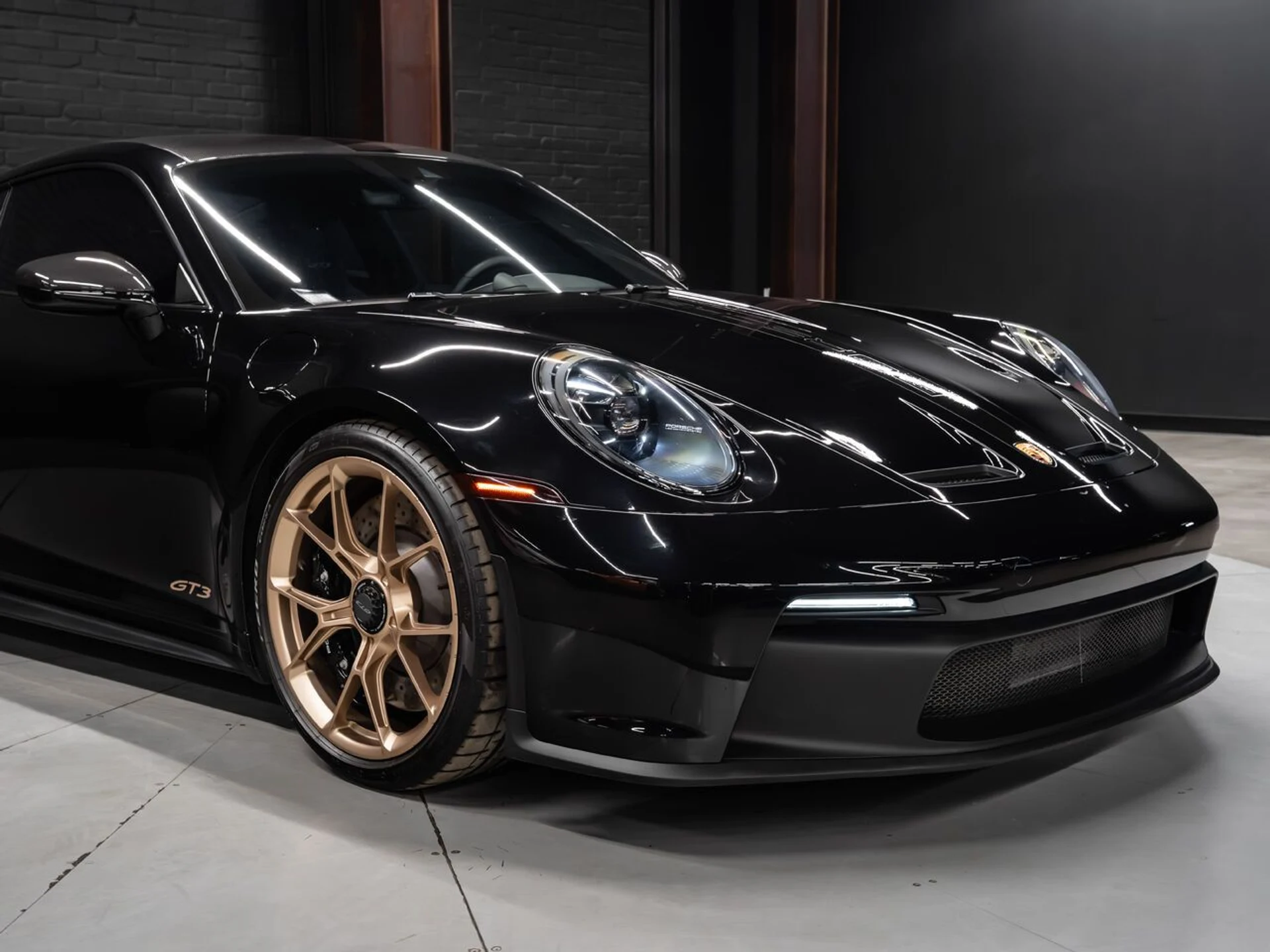 mph035_644254225_porsche_911_2022_3810c5c8cb