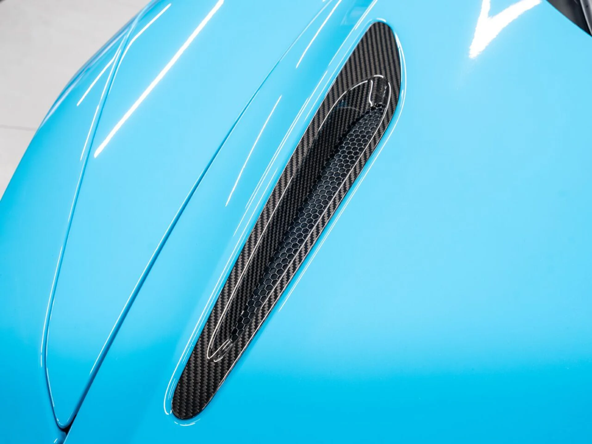 mph035_647237997_mclaren_720s_2018_bc53ccfb90