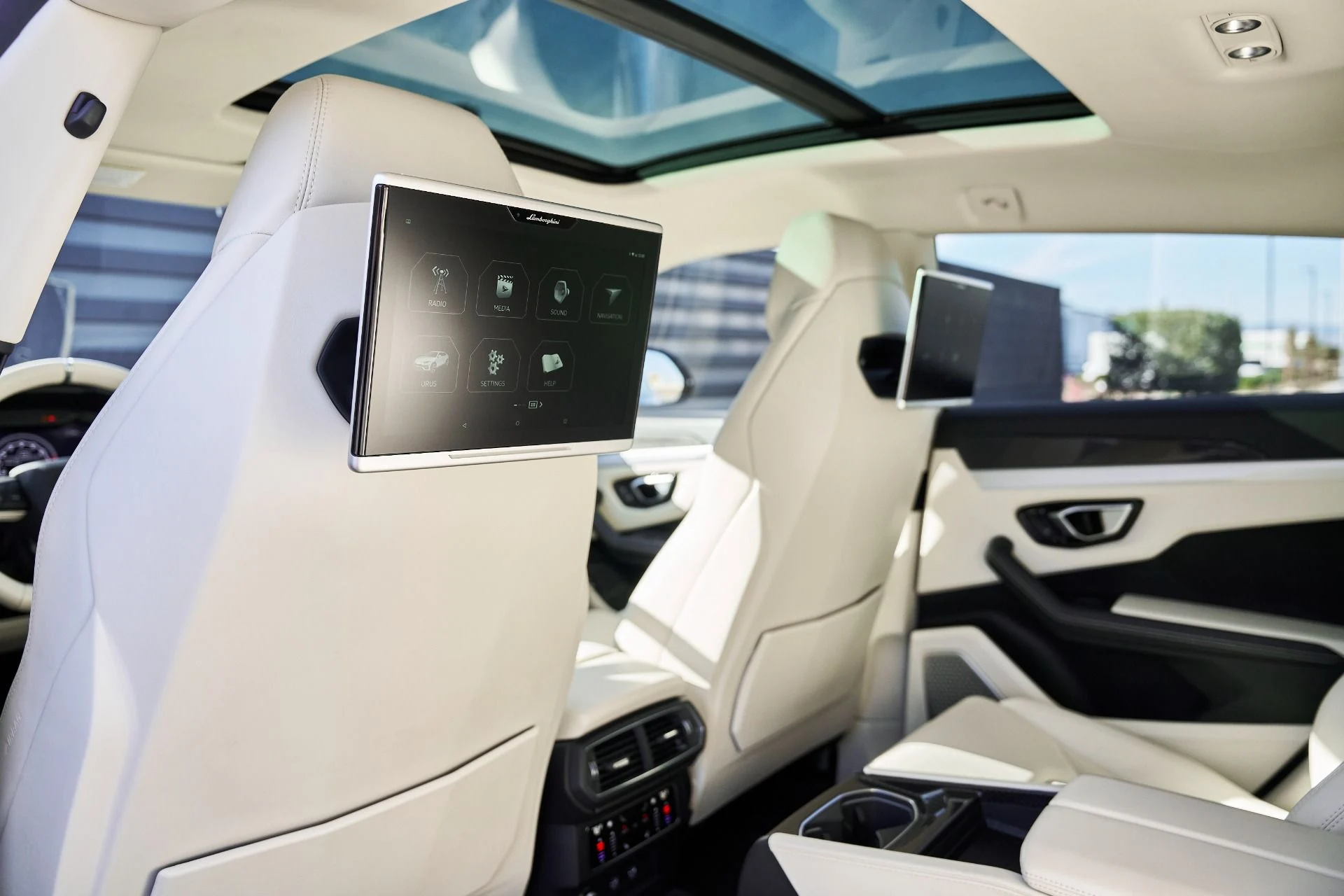 mph035_650755921_Used_2021_Lamborghini_Urus_1772650660_1bddbd70db