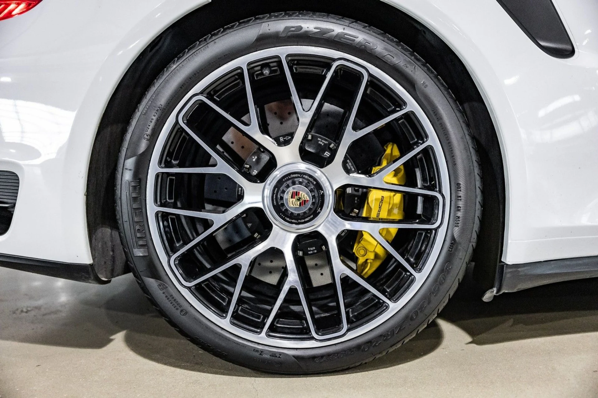 mph035_651906771_lw_2a7b3e03fe