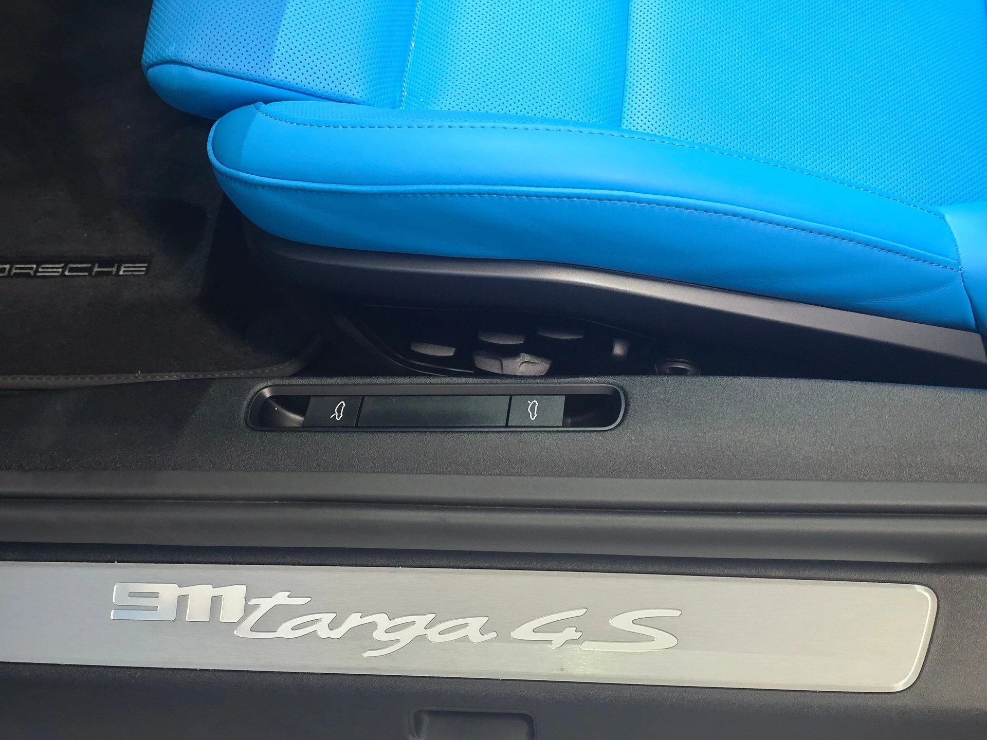 mph035_666351073_43cd79b70af4421f98d33ee16d4ce719x_f7f795416a