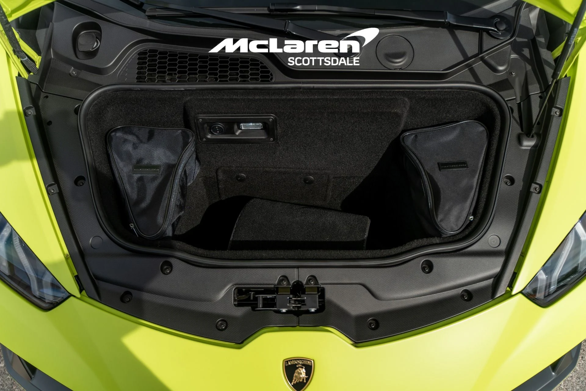 mph035_667117593_Used_2022_LAMBORGHINI_HURACAN_EVO_1762550693_f6e2ea2eea