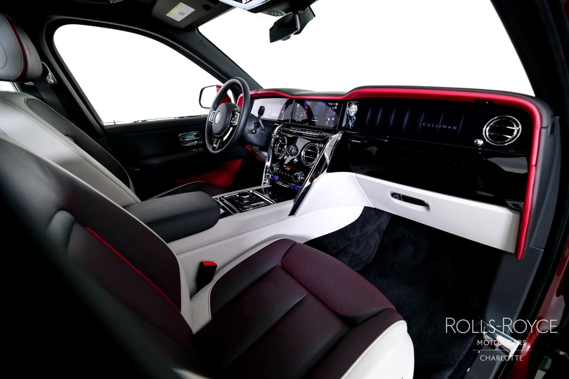mph035_674324868_Used_2025_Rolls_Royce_Cullinan_1757533758_d516c0e1f9