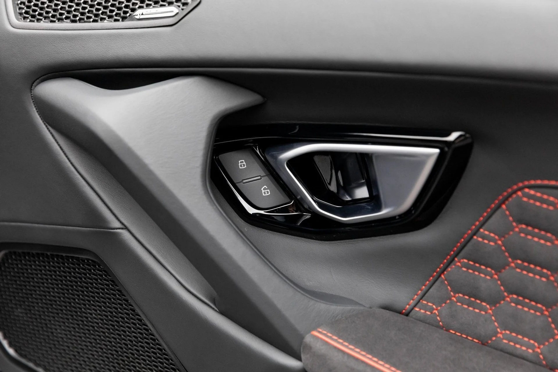 mph035_675522028_36_ea26bc8dba