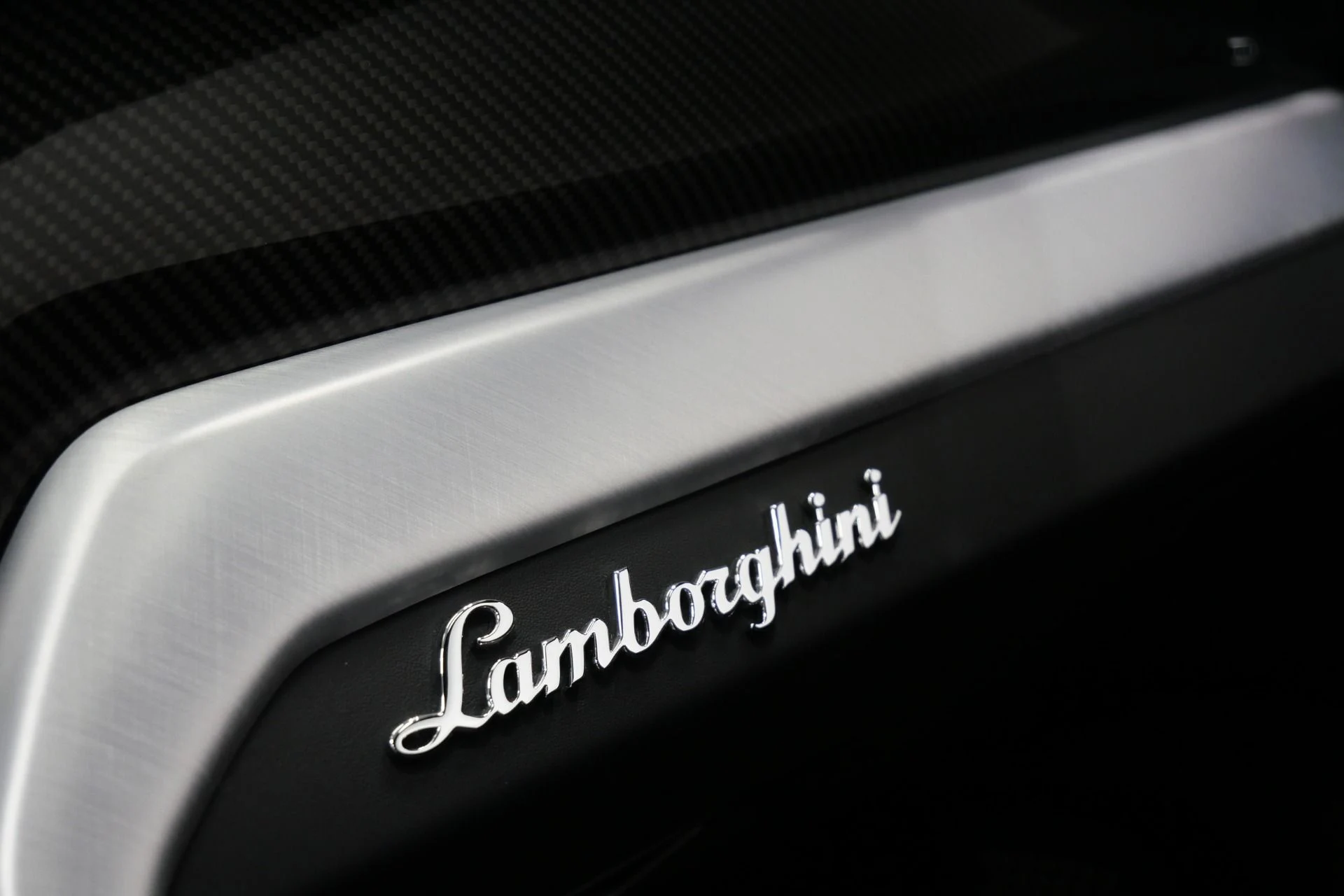 mph035_686756672_Used_2021_Lamborghini_Urus_Carbon_Fiber_Packs_Inside_and_Out_23_Inch_Wheels_1775930480_61ceff5728