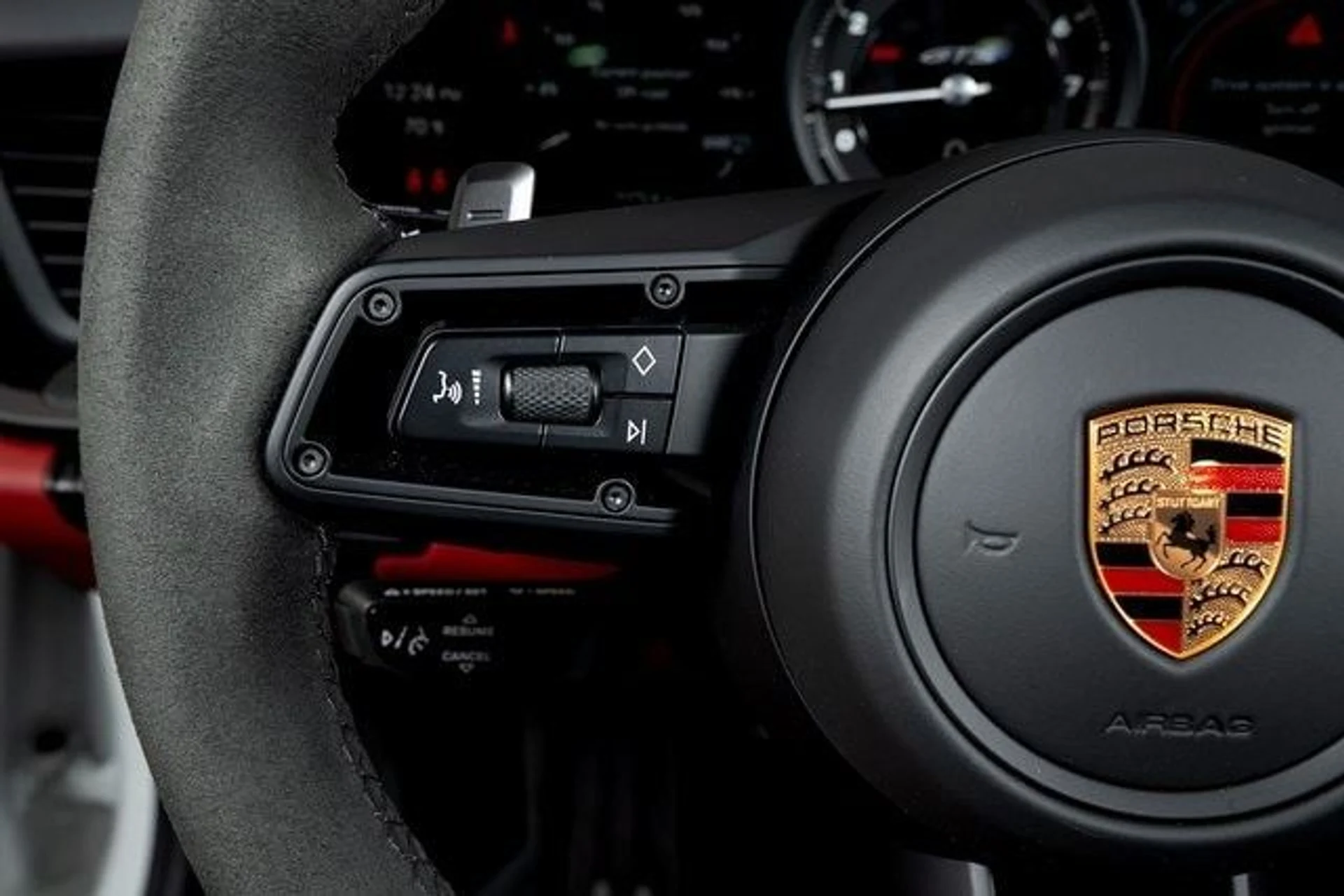 mph035_691411680_5f7f40d9669af1184ffb904b8e18aa54x_780254c690