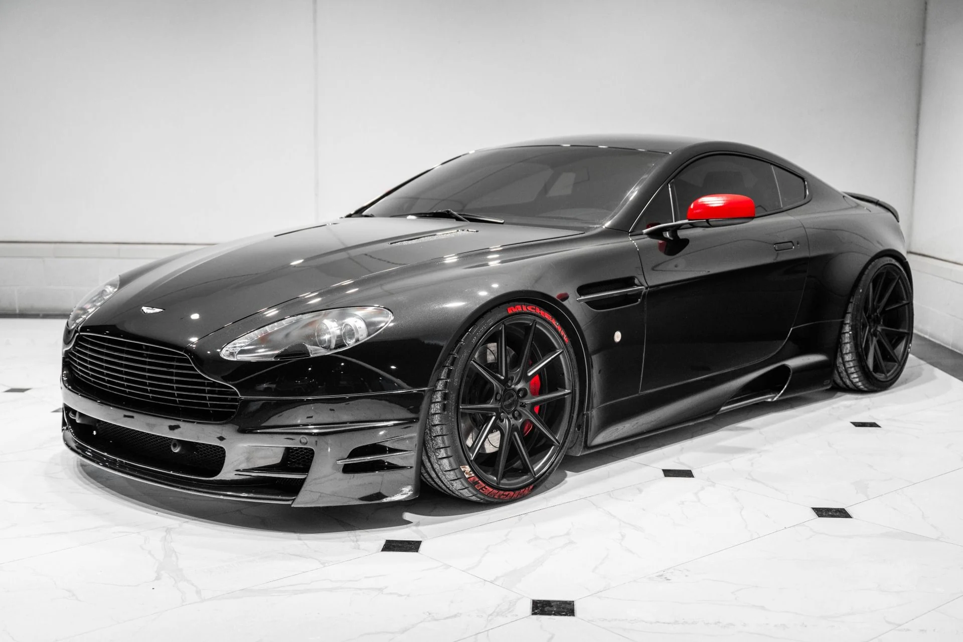 mph035_697413167_Used_2009_Aston_Martin_V8_Vantage_1772034364_c4dd016801