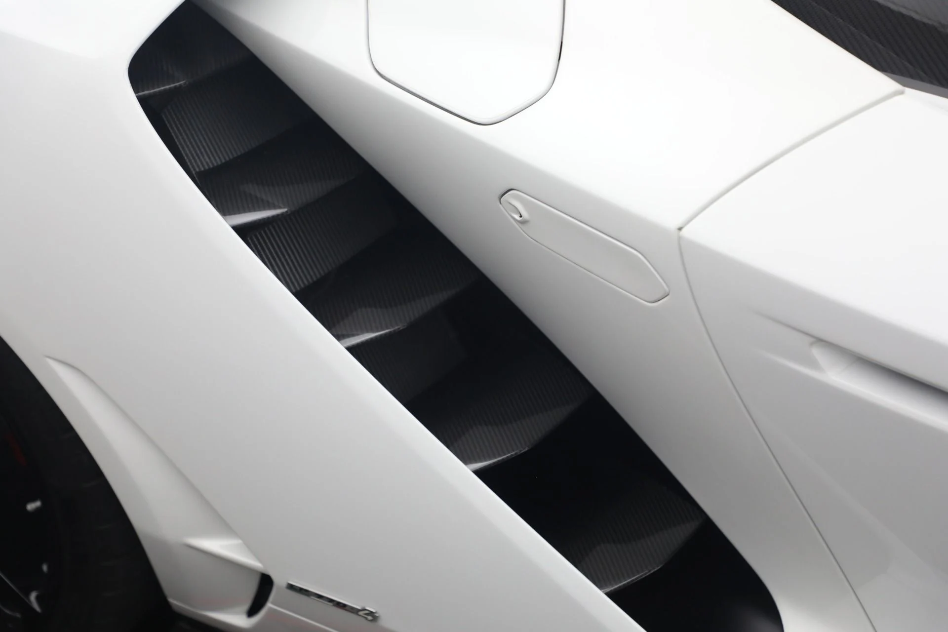 mph035_698820575_Used_2017_Lamborghini_Centenario_Roadster_1778176880_0c35c3d705
