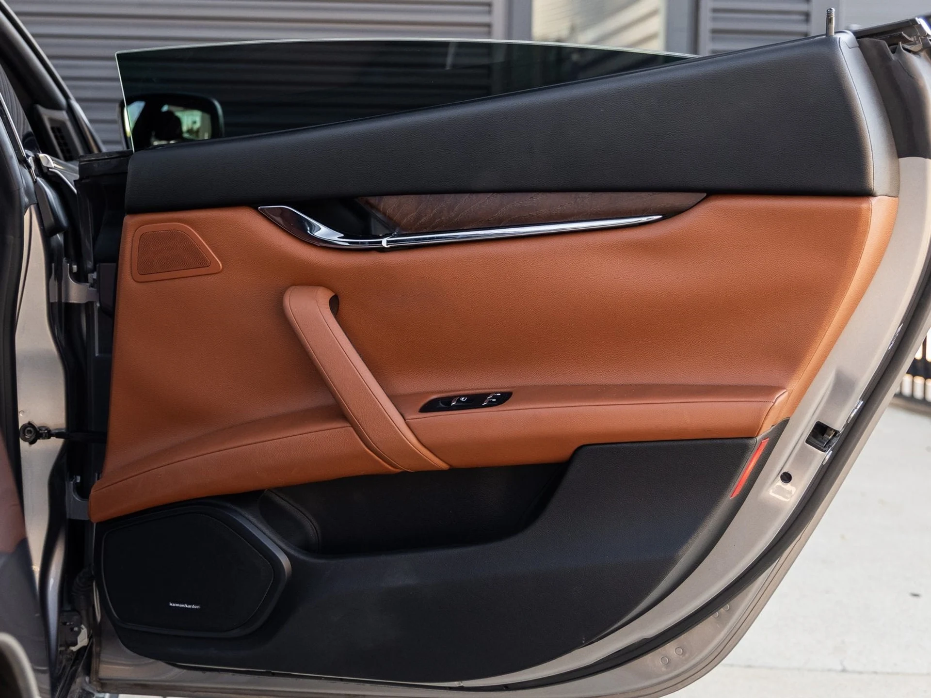 mph035_700211246_36_77443c8e55