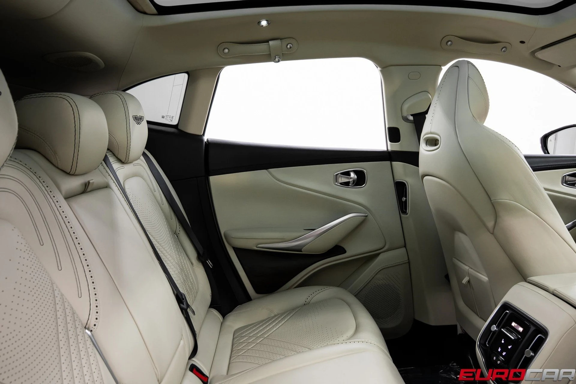 mph035_721573212_image_36_d3560412ea