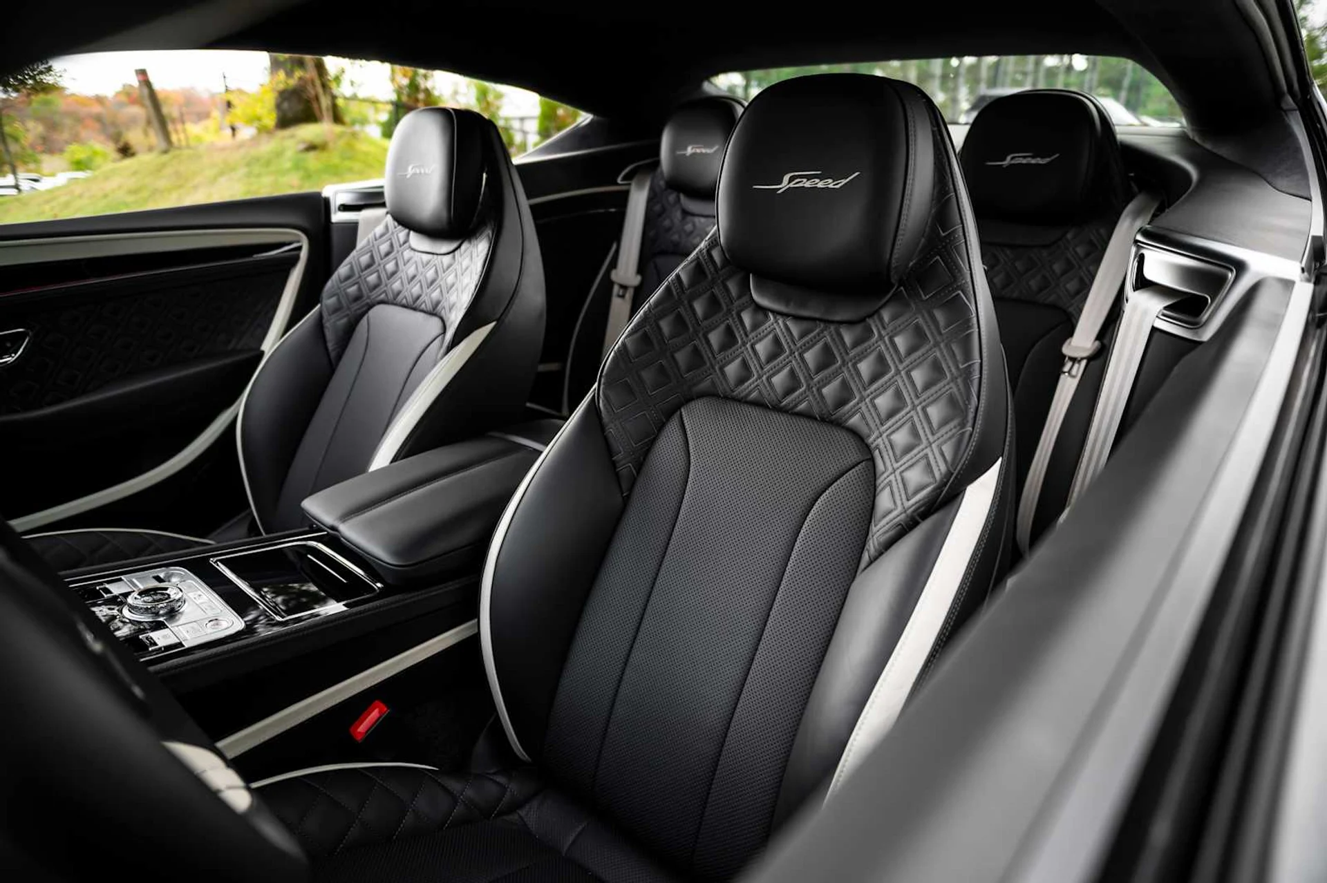 mph035_722428028_07b528d6cb5e405e809eb09bdac83471x_3392563697