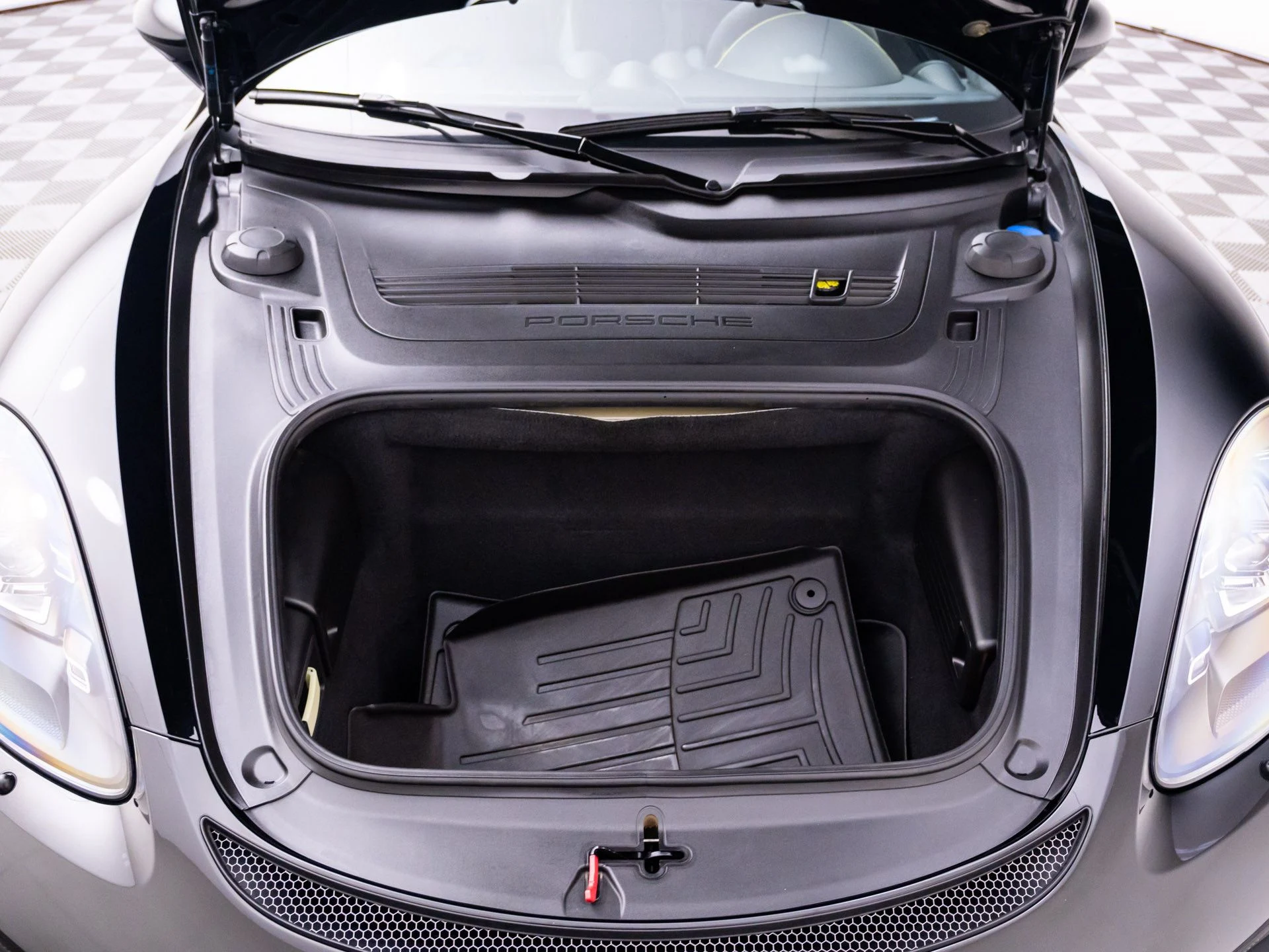 mph035_725635767_6296e00b309285cae07fc785cdee61f6x_01b64cb195