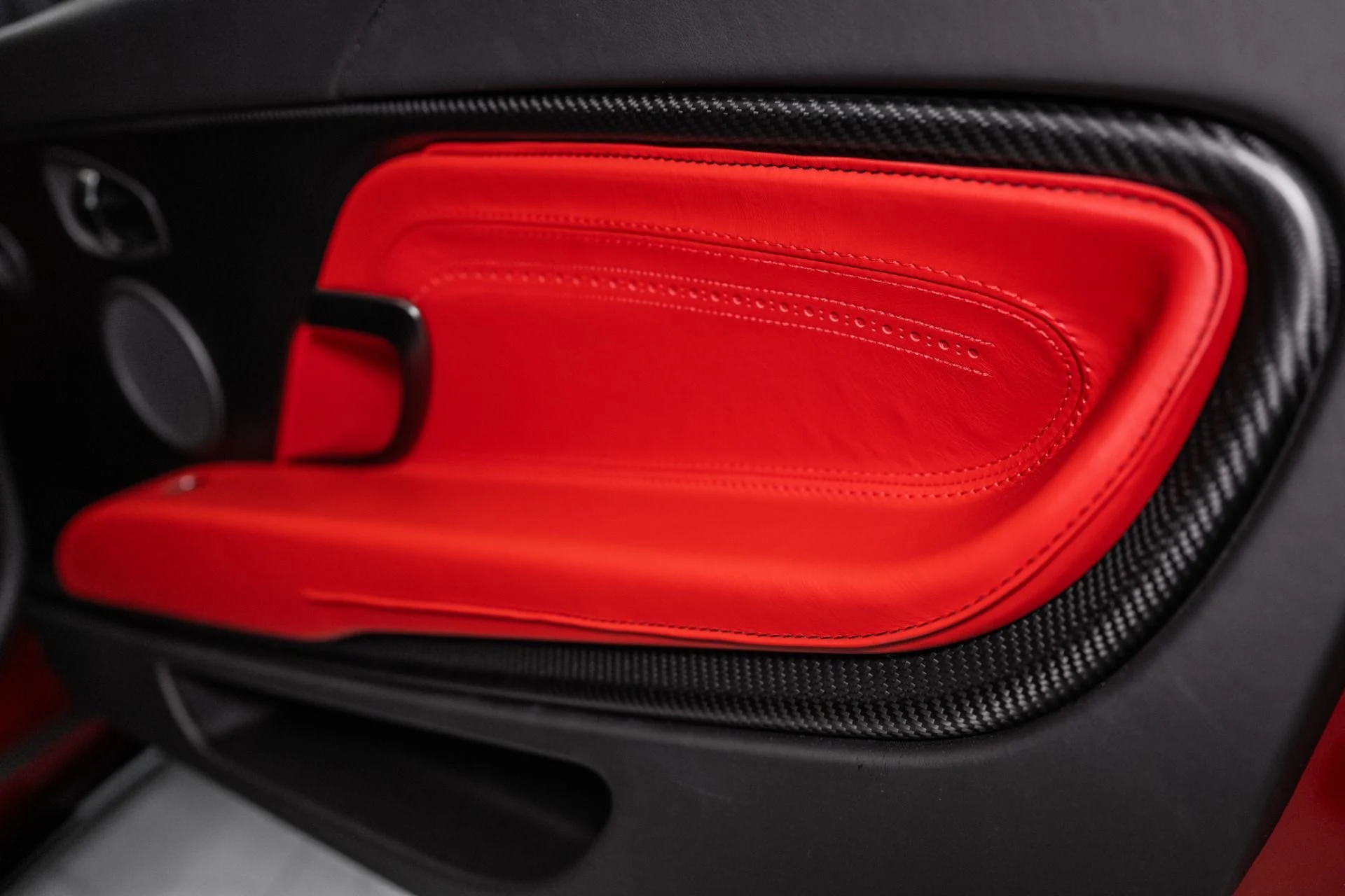 mph035_728276658_Used_2023_Aston_Martin_DB_11_V8_Coupe_1749739937_4856314826